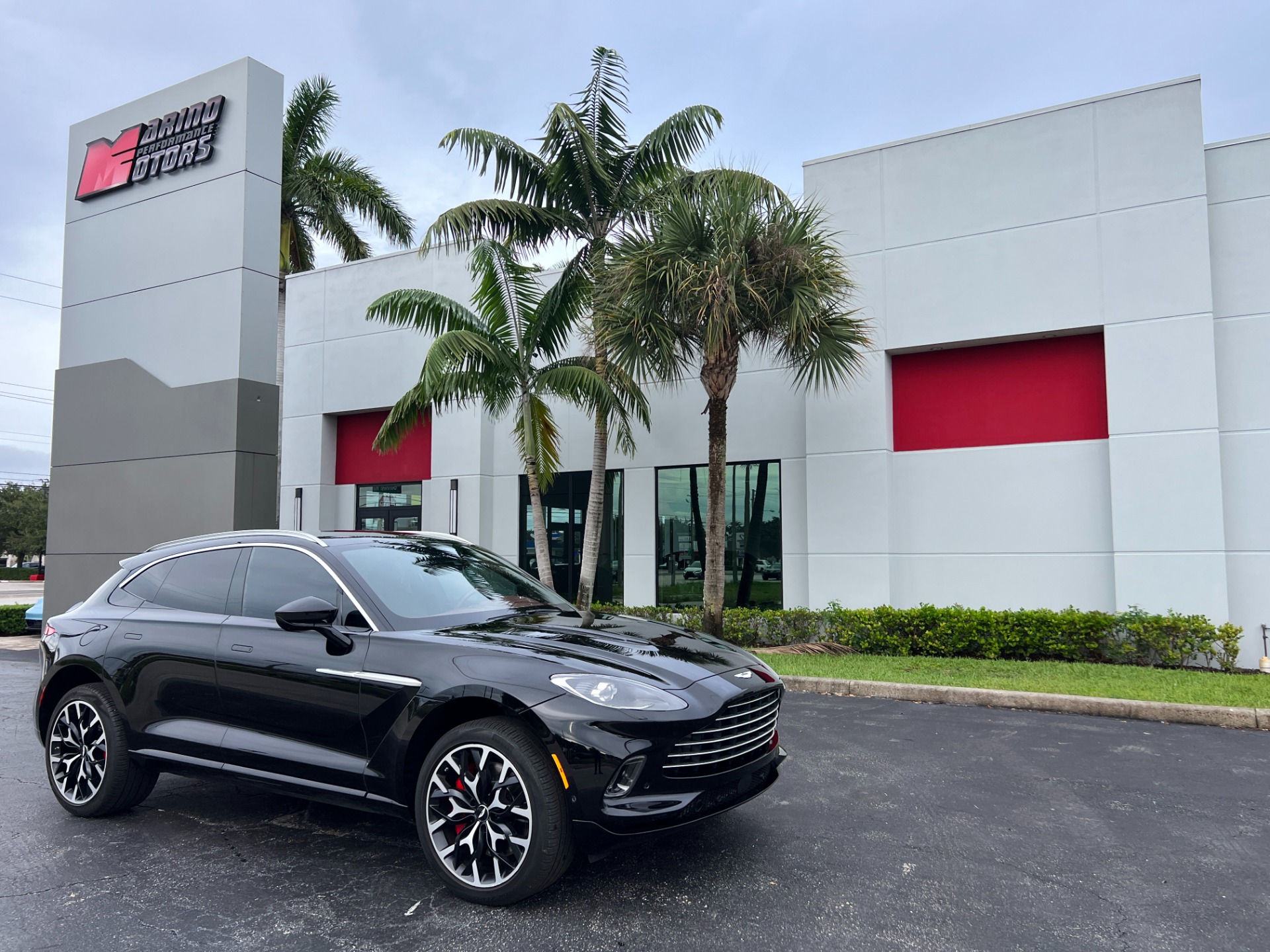 Used-2021-Aston-Martin-DBX