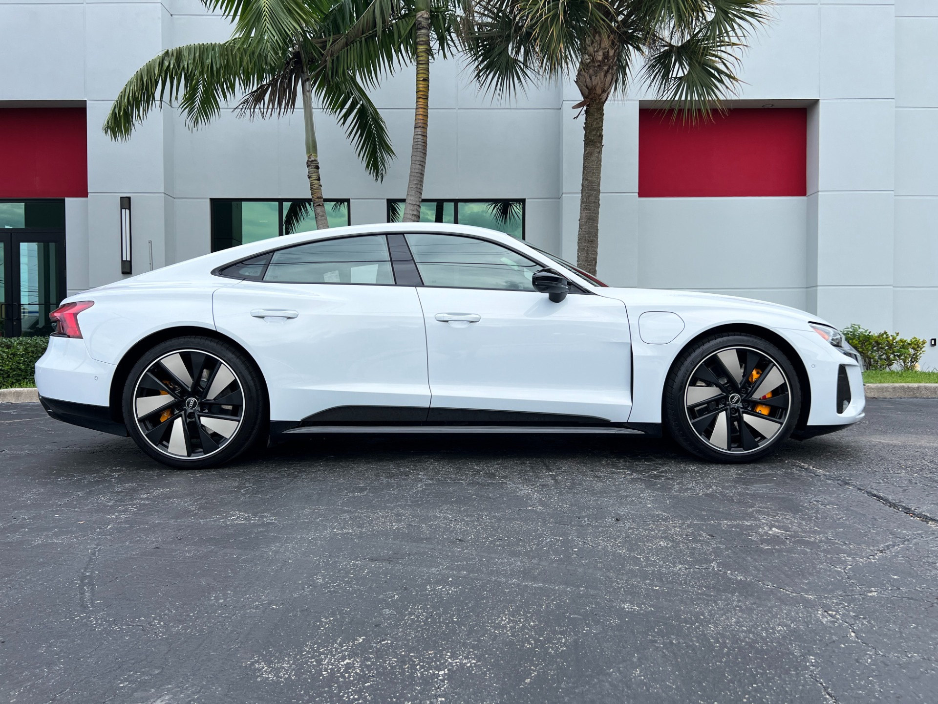 Used-2022-Audi-RS-e-tron-GT-quattro