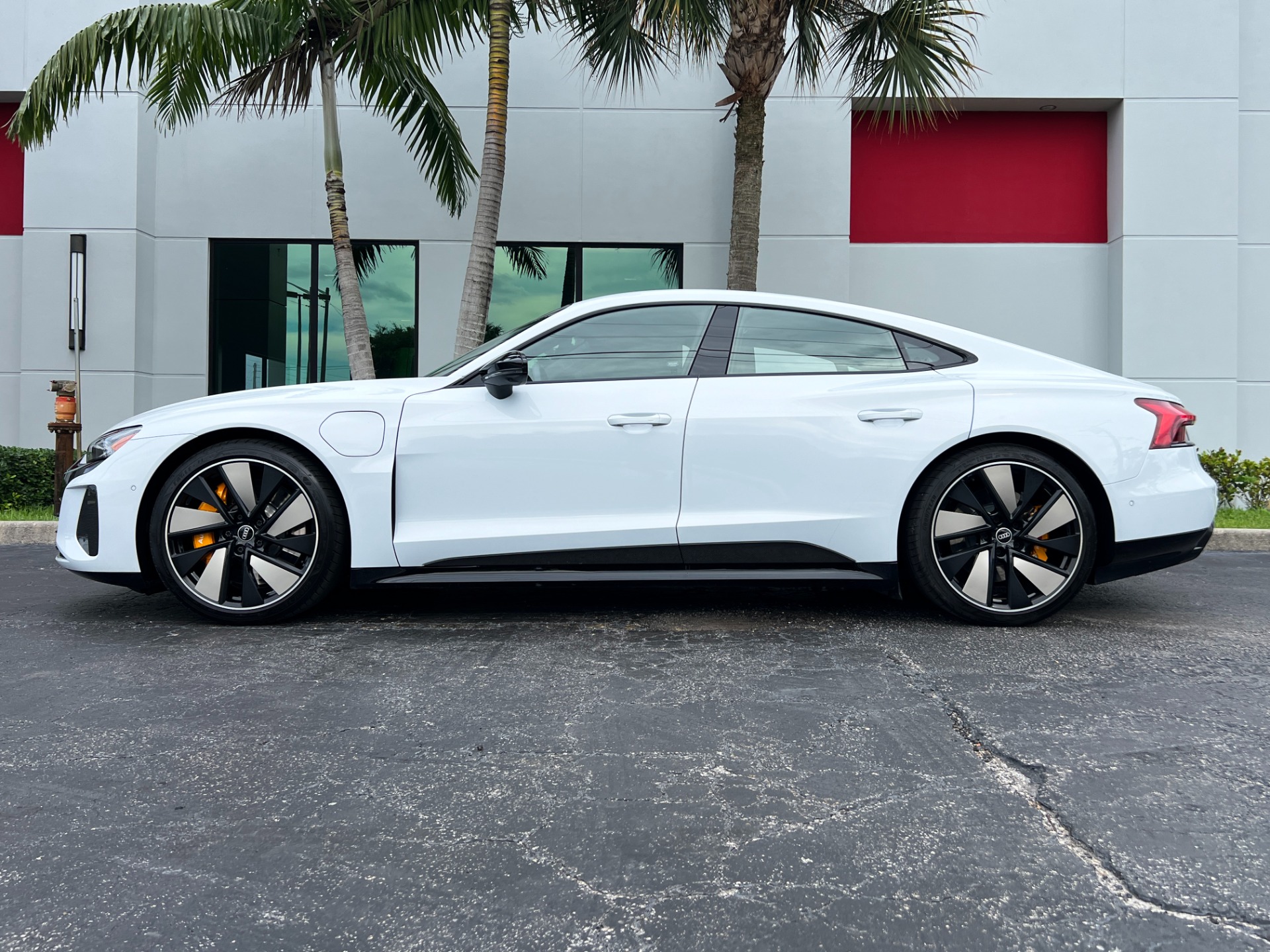 Used-2022-Audi-RS-e-tron-GT-quattro