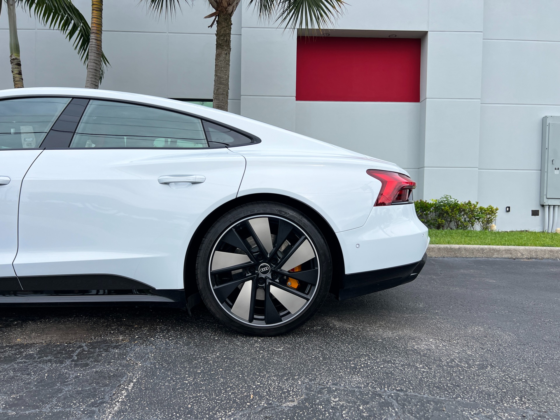 Used-2022-Audi-RS-e-tron-GT-quattro
