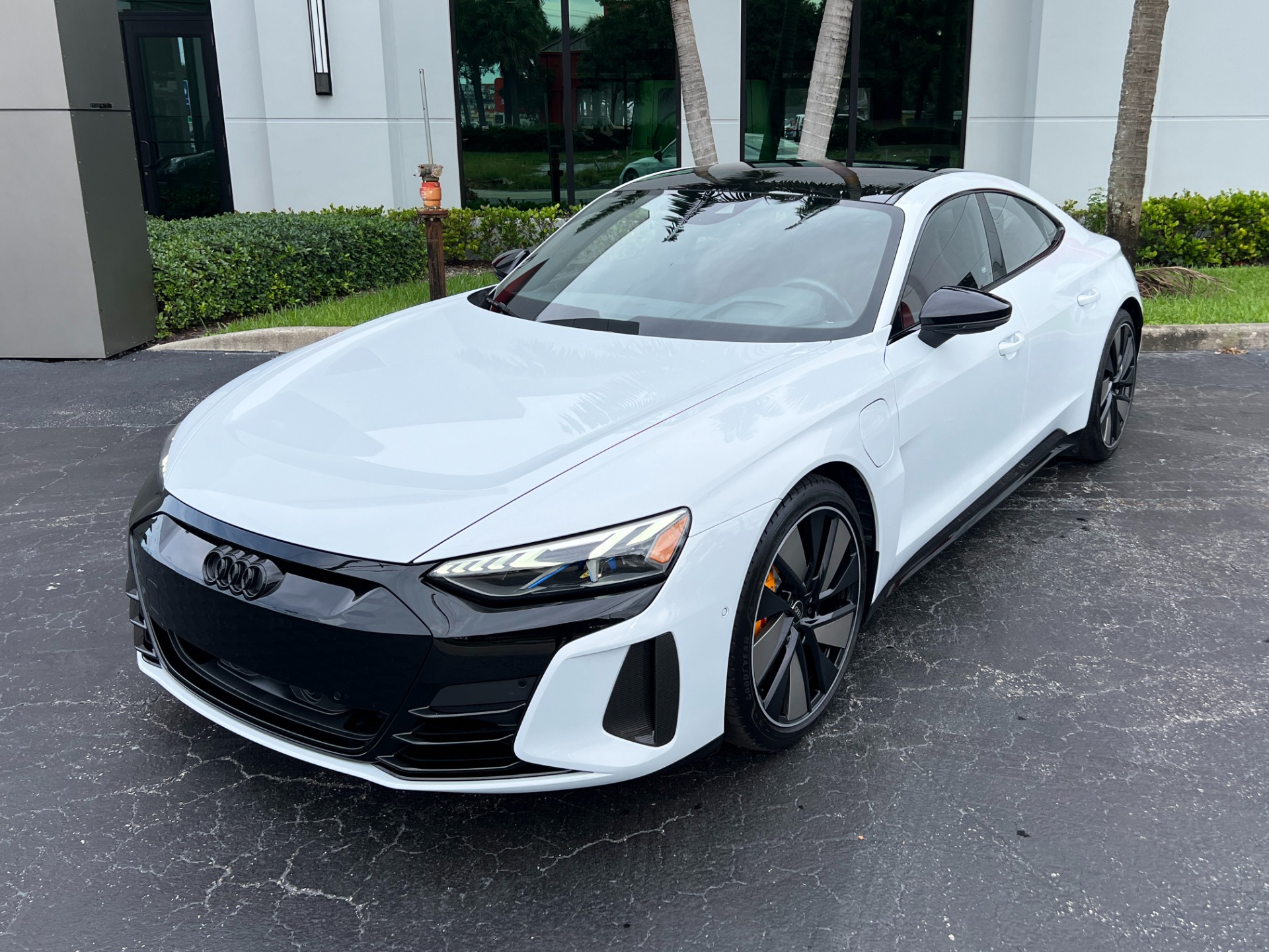 Used-2022-Audi-RS-e-tron-GT-quattro