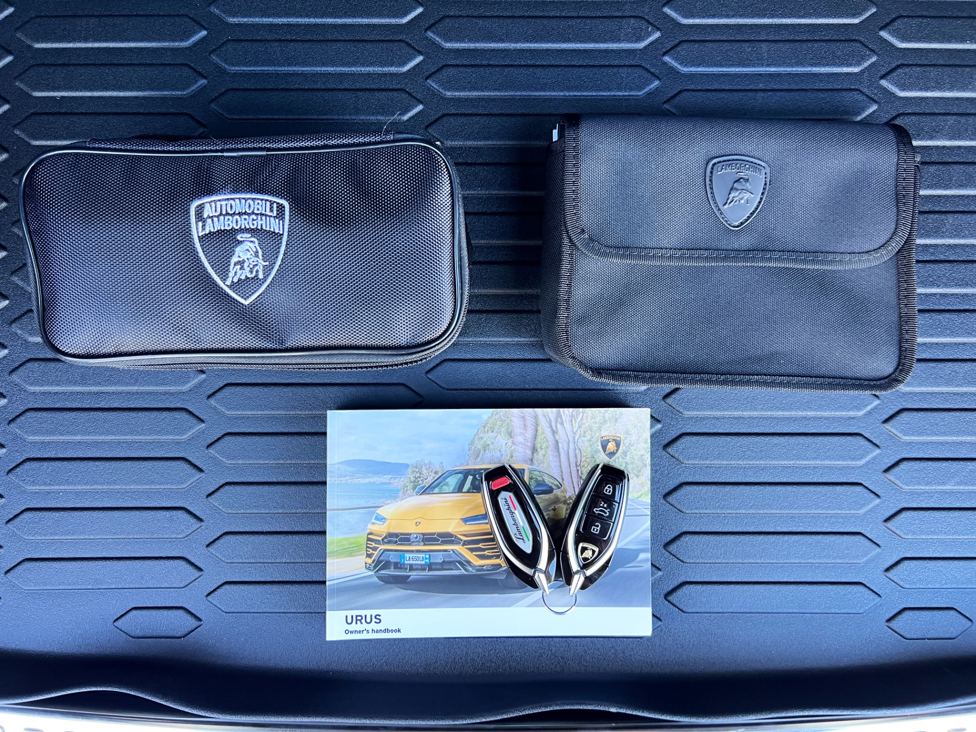 Used-2021-Lamborghini-Urus