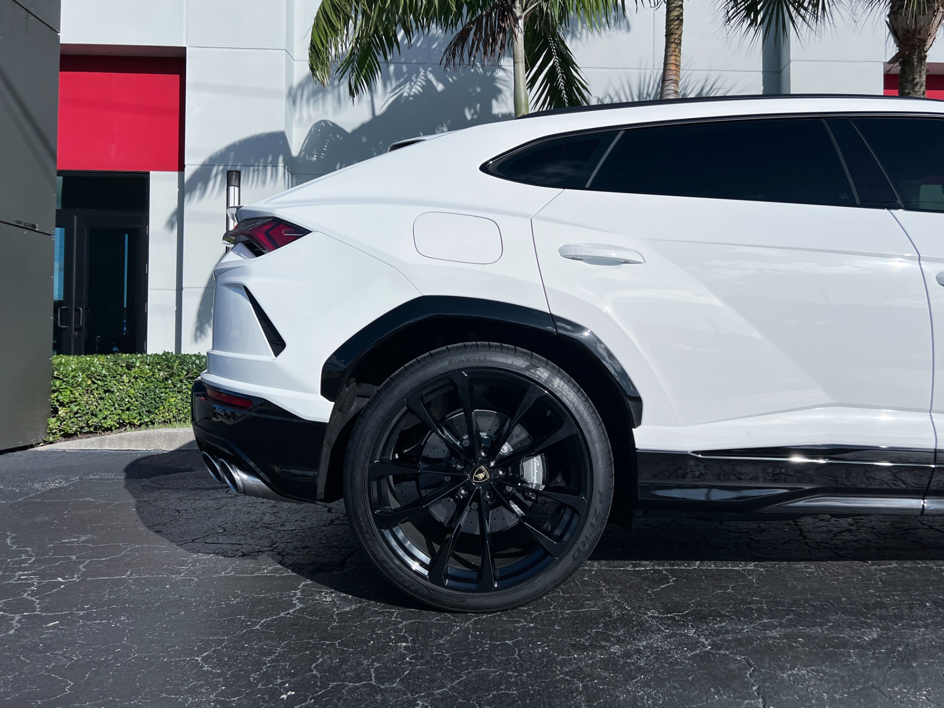 Used-2021-Lamborghini-Urus