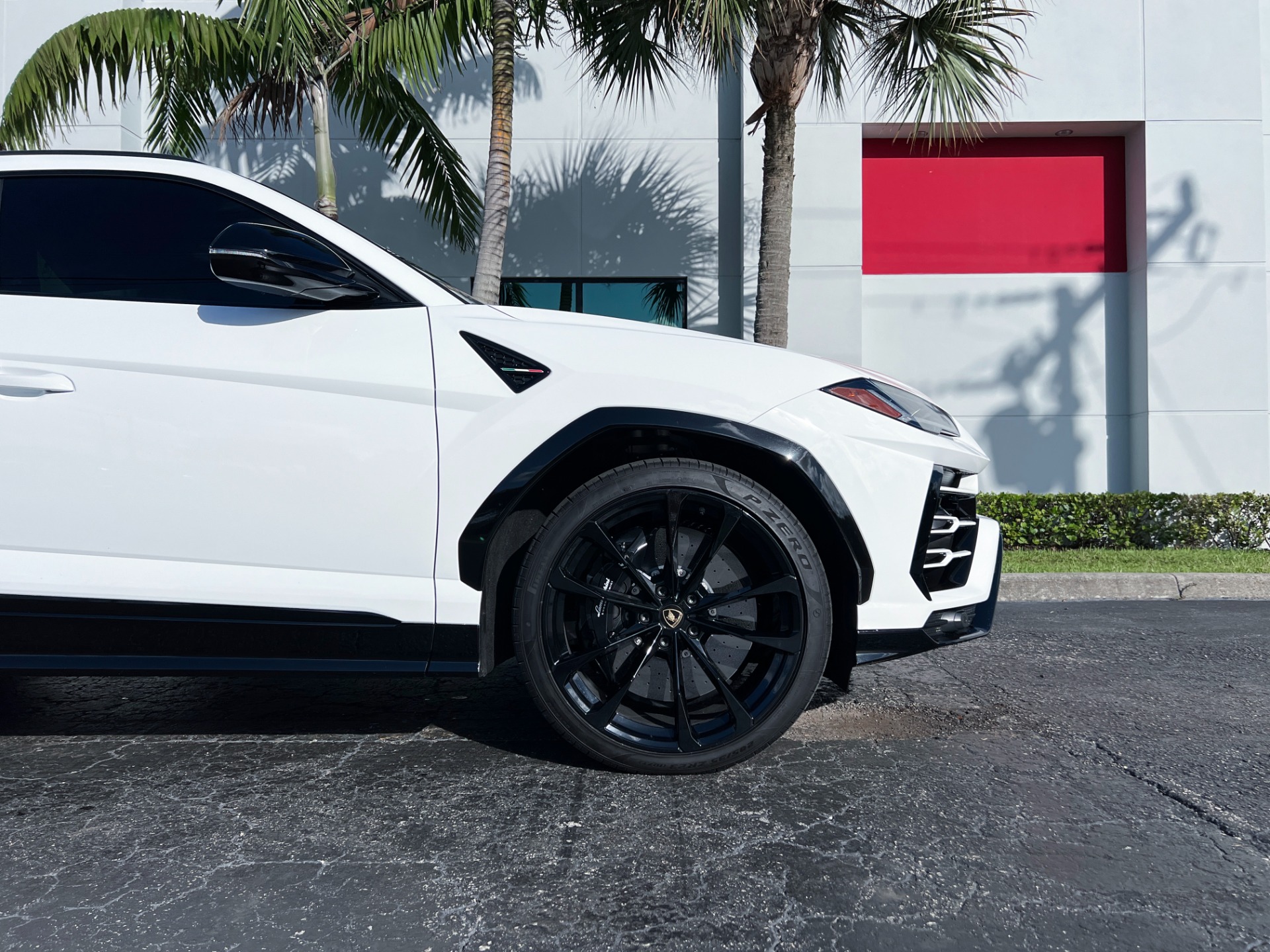 Used-2021-Lamborghini-Urus
