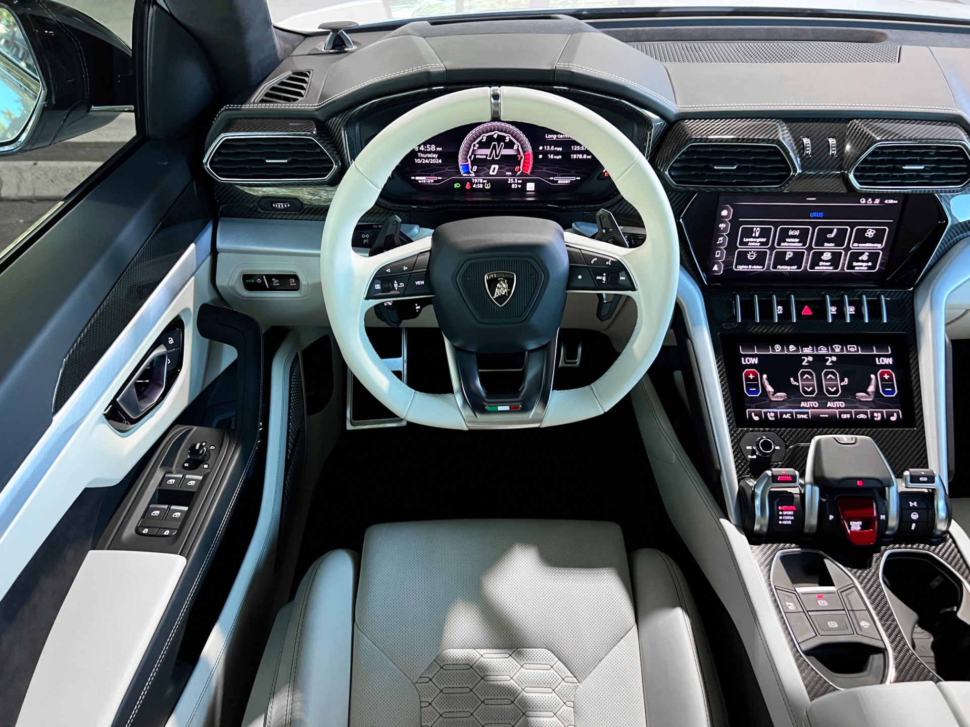 Used-2021-Lamborghini-Urus