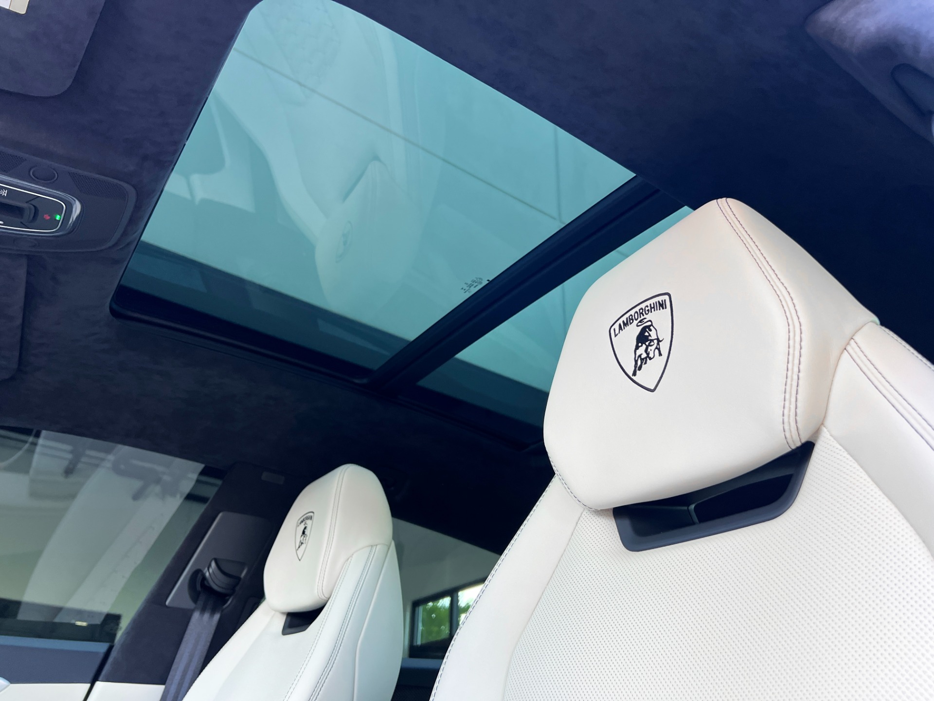 Used-2021-Lamborghini-Urus