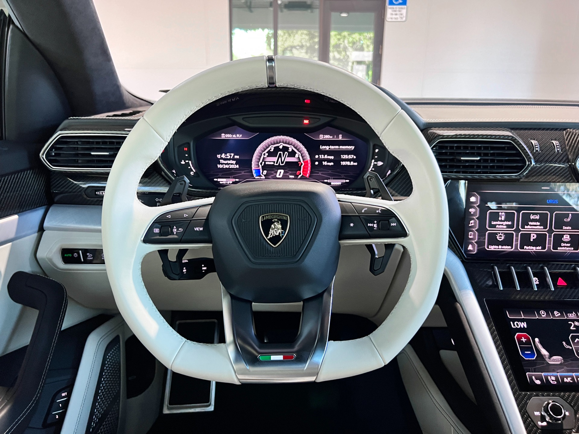 Used-2021-Lamborghini-Urus