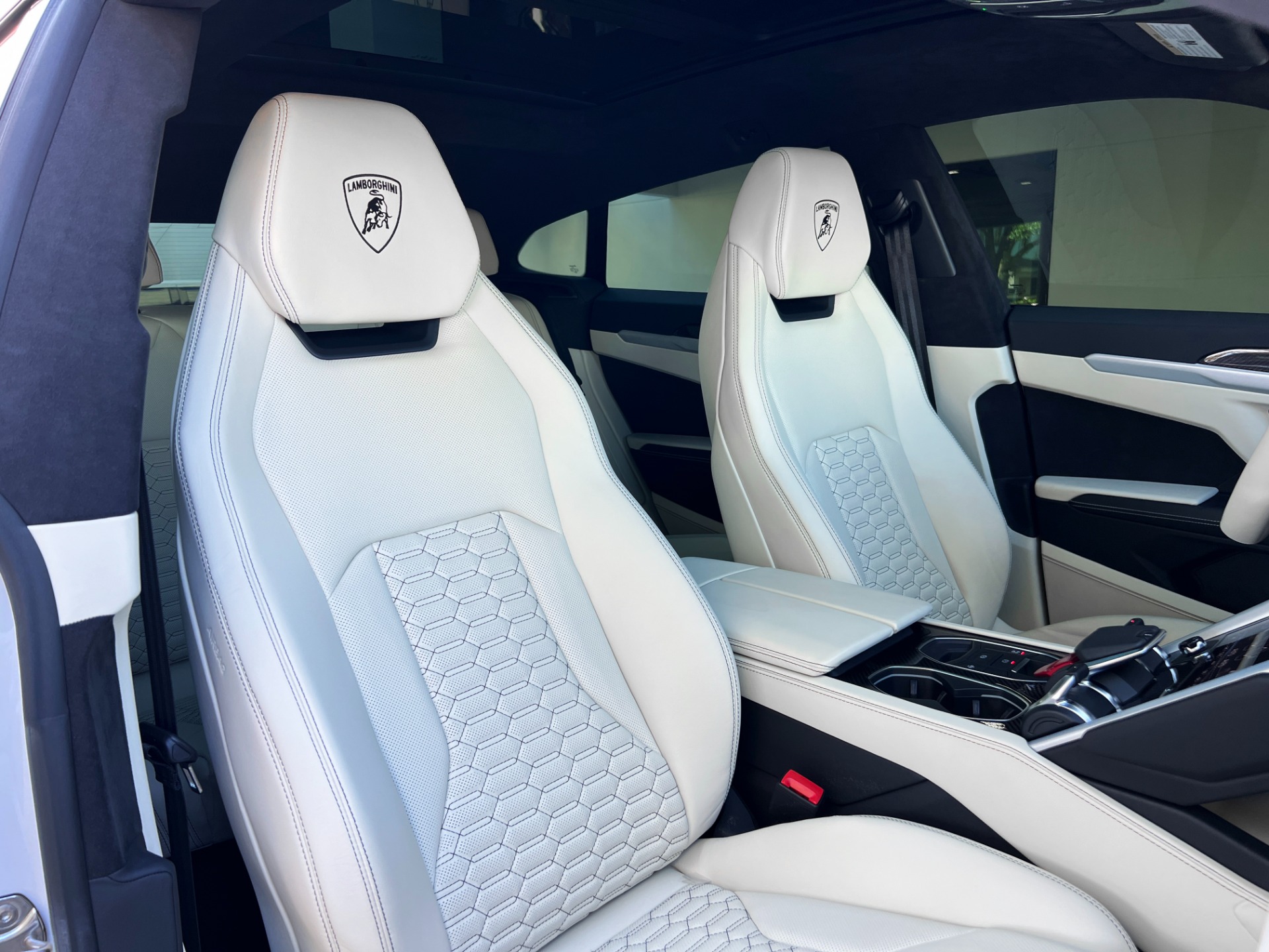 Used-2021-Lamborghini-Urus