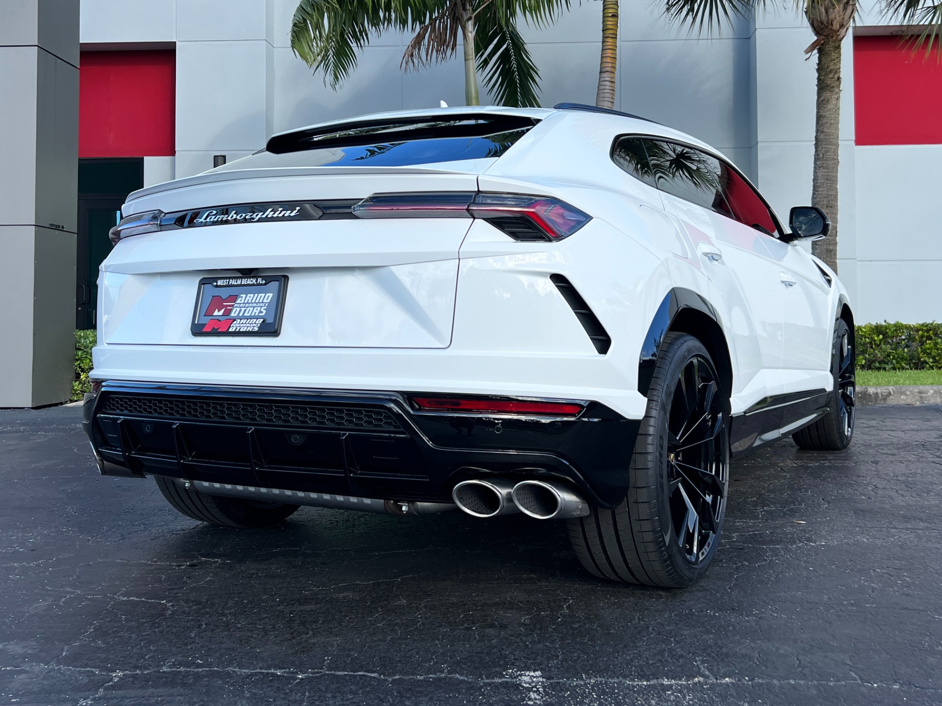 Used-2021-Lamborghini-Urus