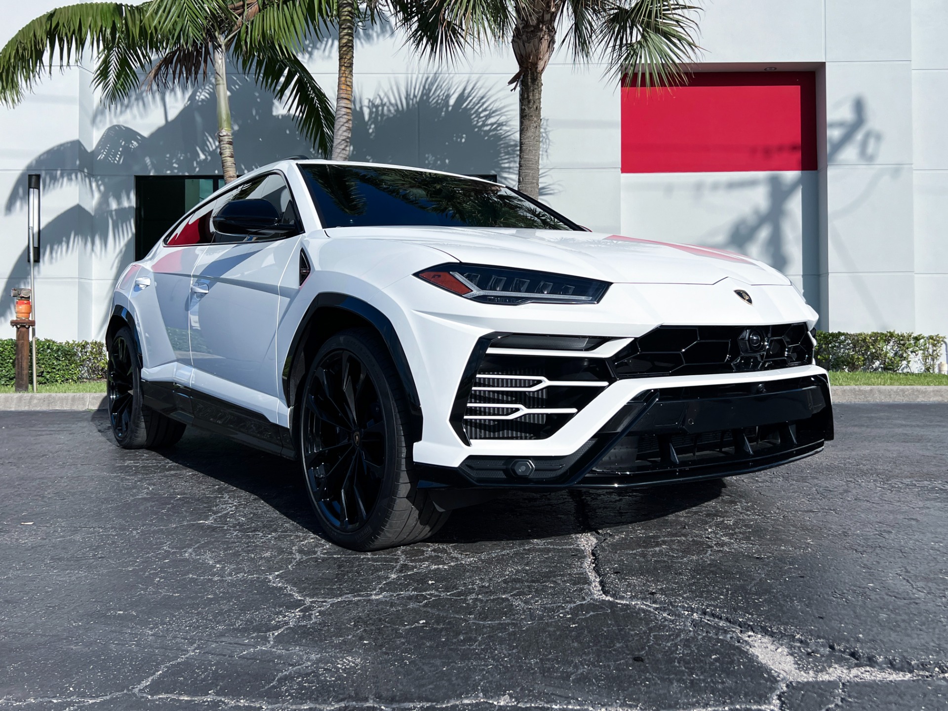Used-2021-Lamborghini-Urus