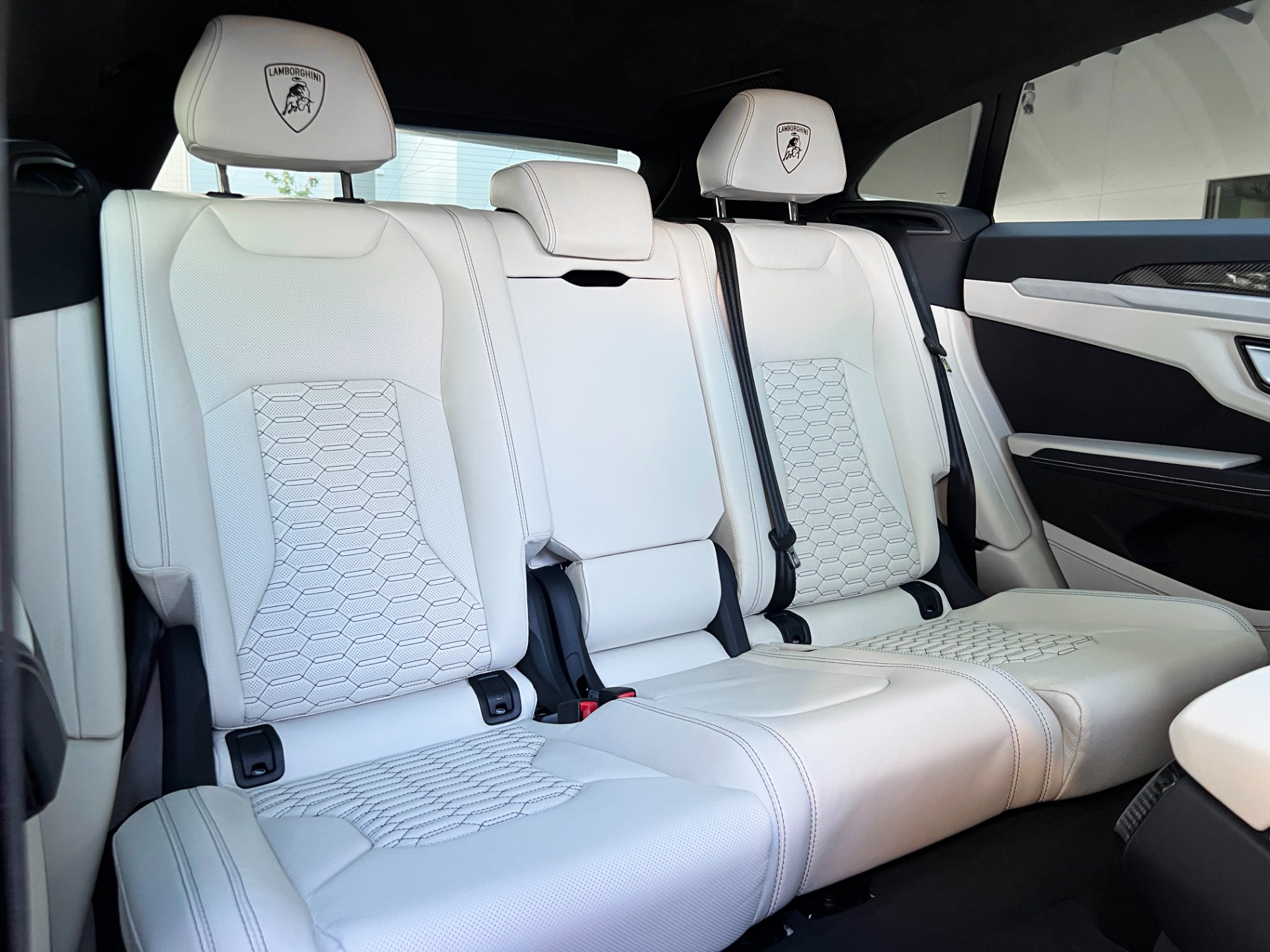 Used-2021-Lamborghini-Urus