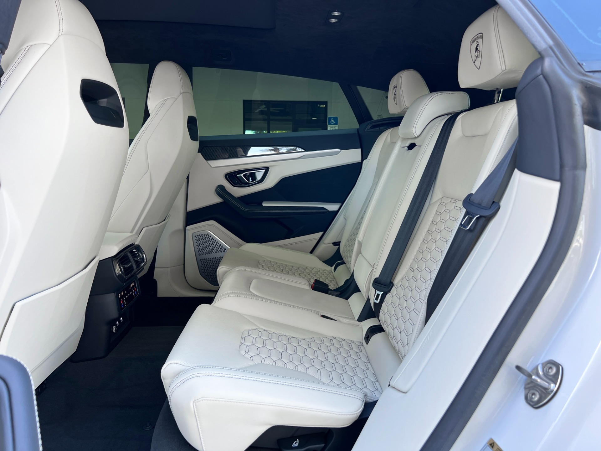 Used-2021-Lamborghini-Urus
