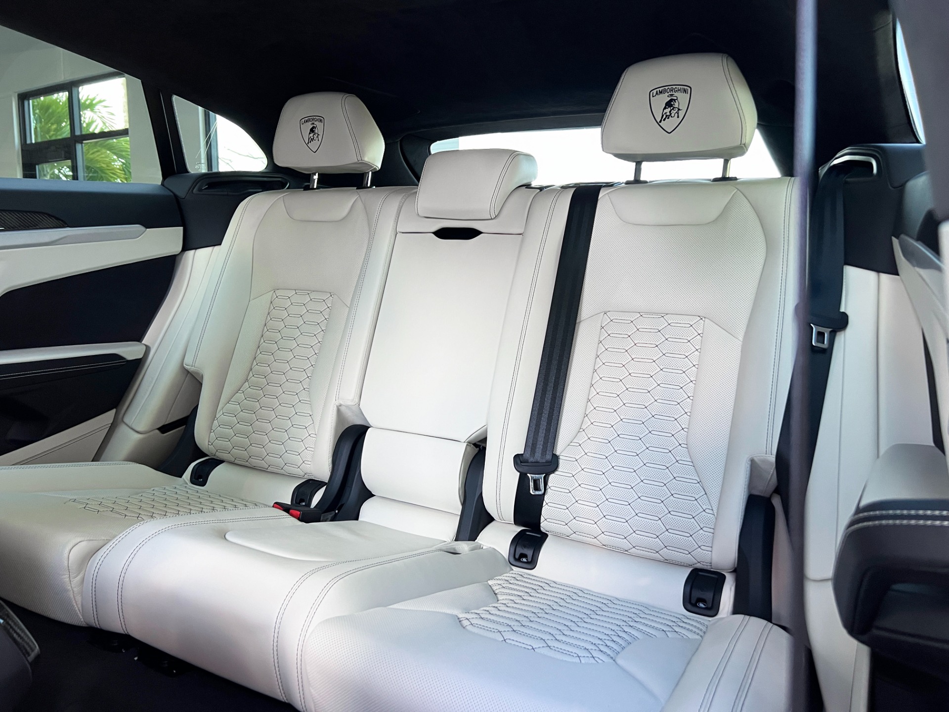 Used-2021-Lamborghini-Urus