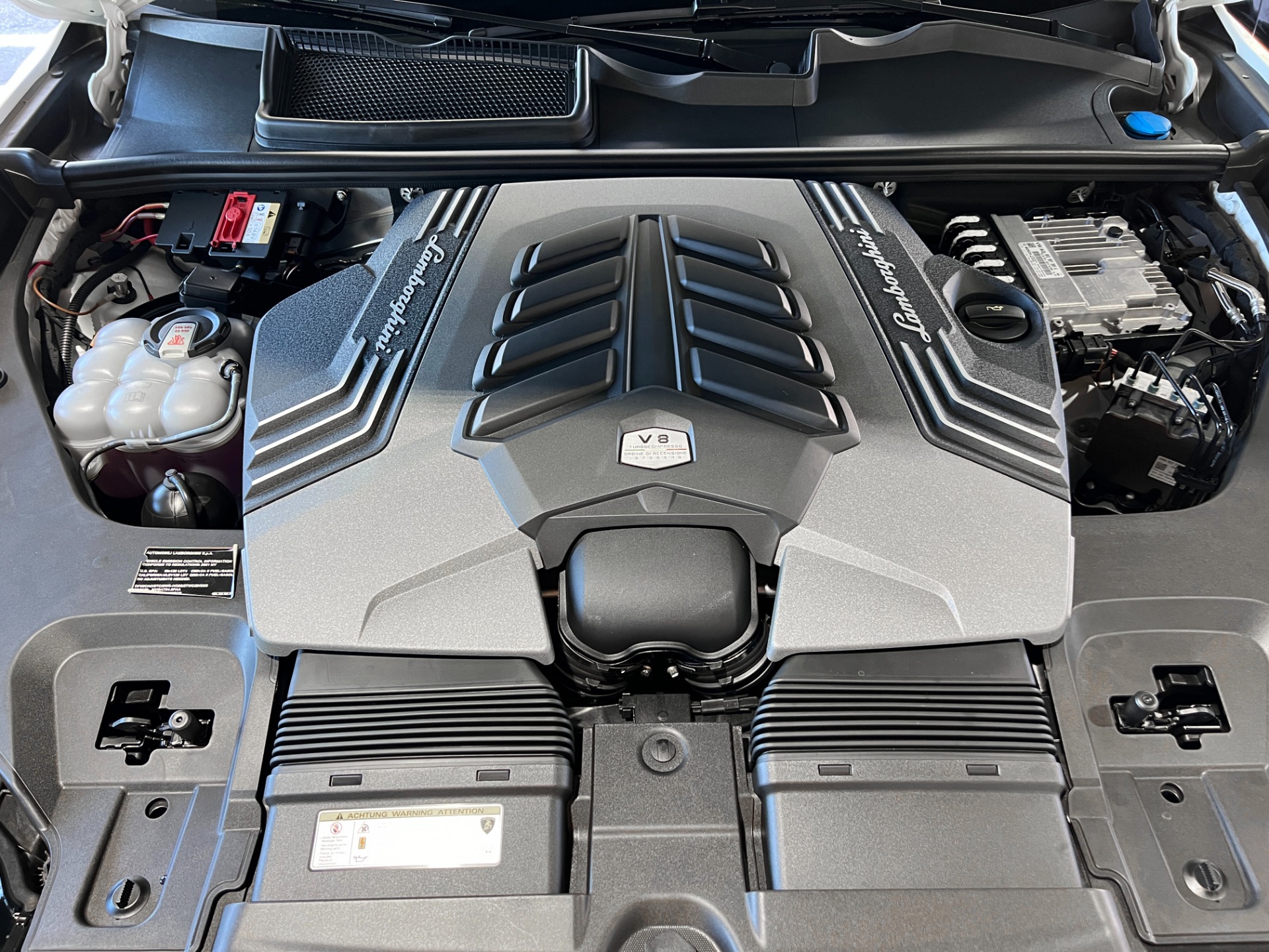 Used-2021-Lamborghini-Urus