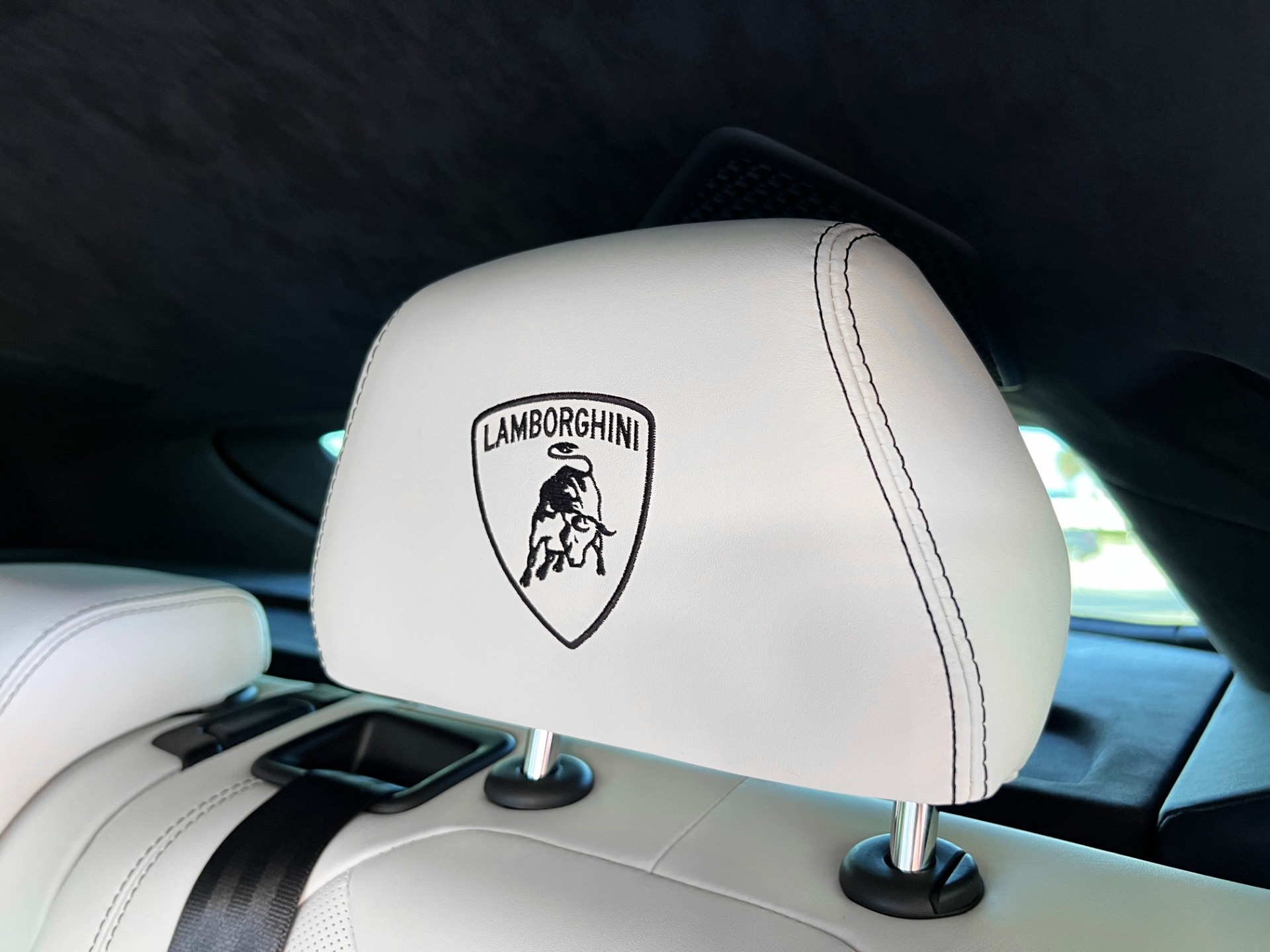 Used-2021-Lamborghini-Urus