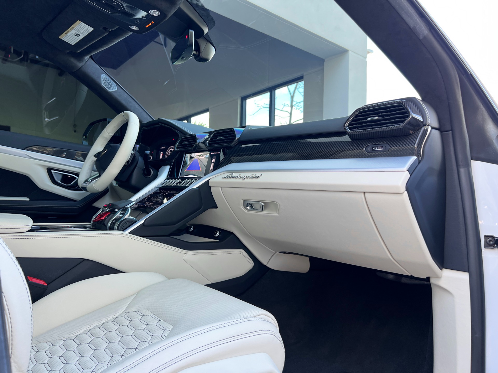 Used-2021-Lamborghini-Urus
