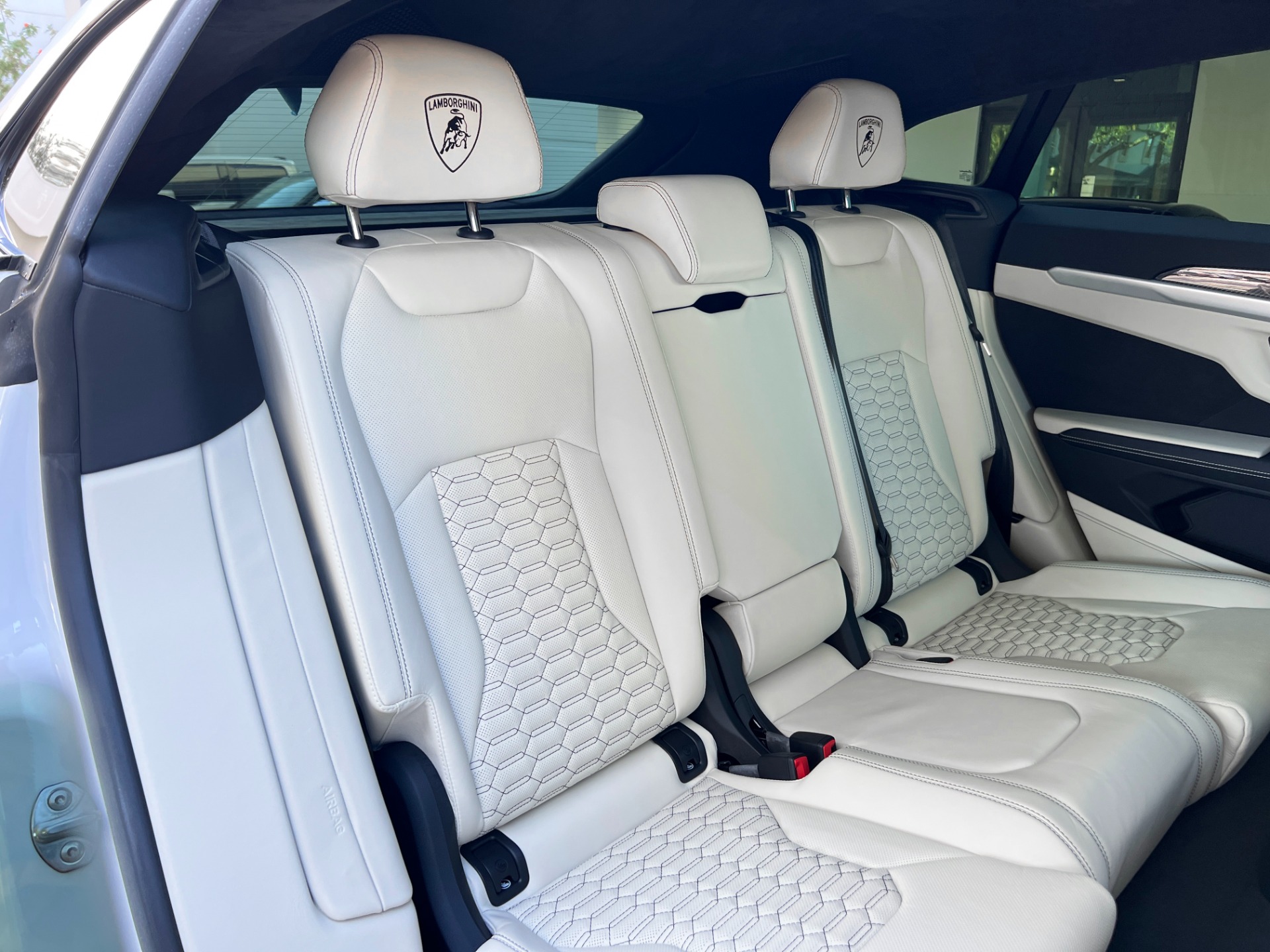 Used-2021-Lamborghini-Urus