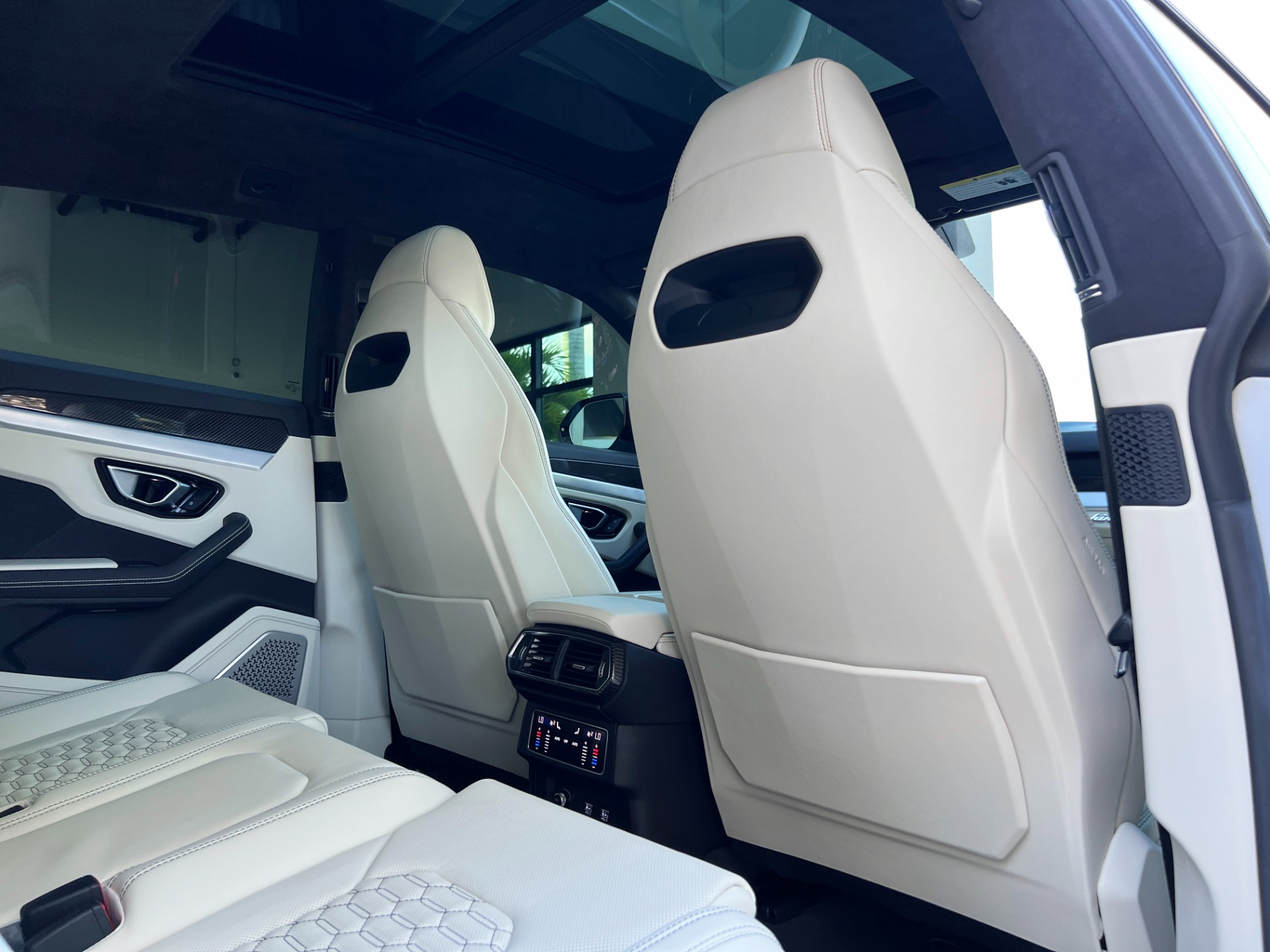 Used-2021-Lamborghini-Urus