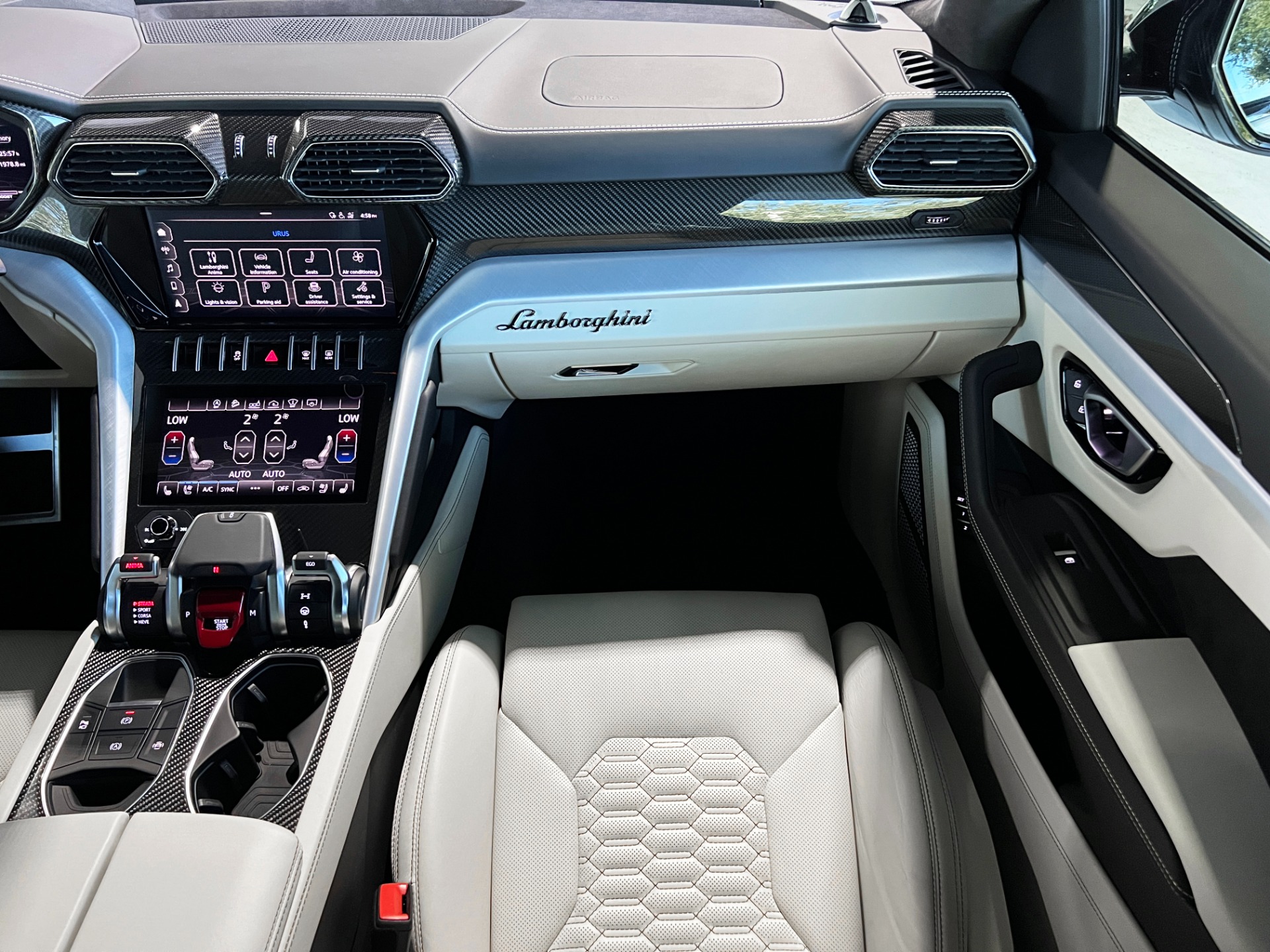 Used-2021-Lamborghini-Urus