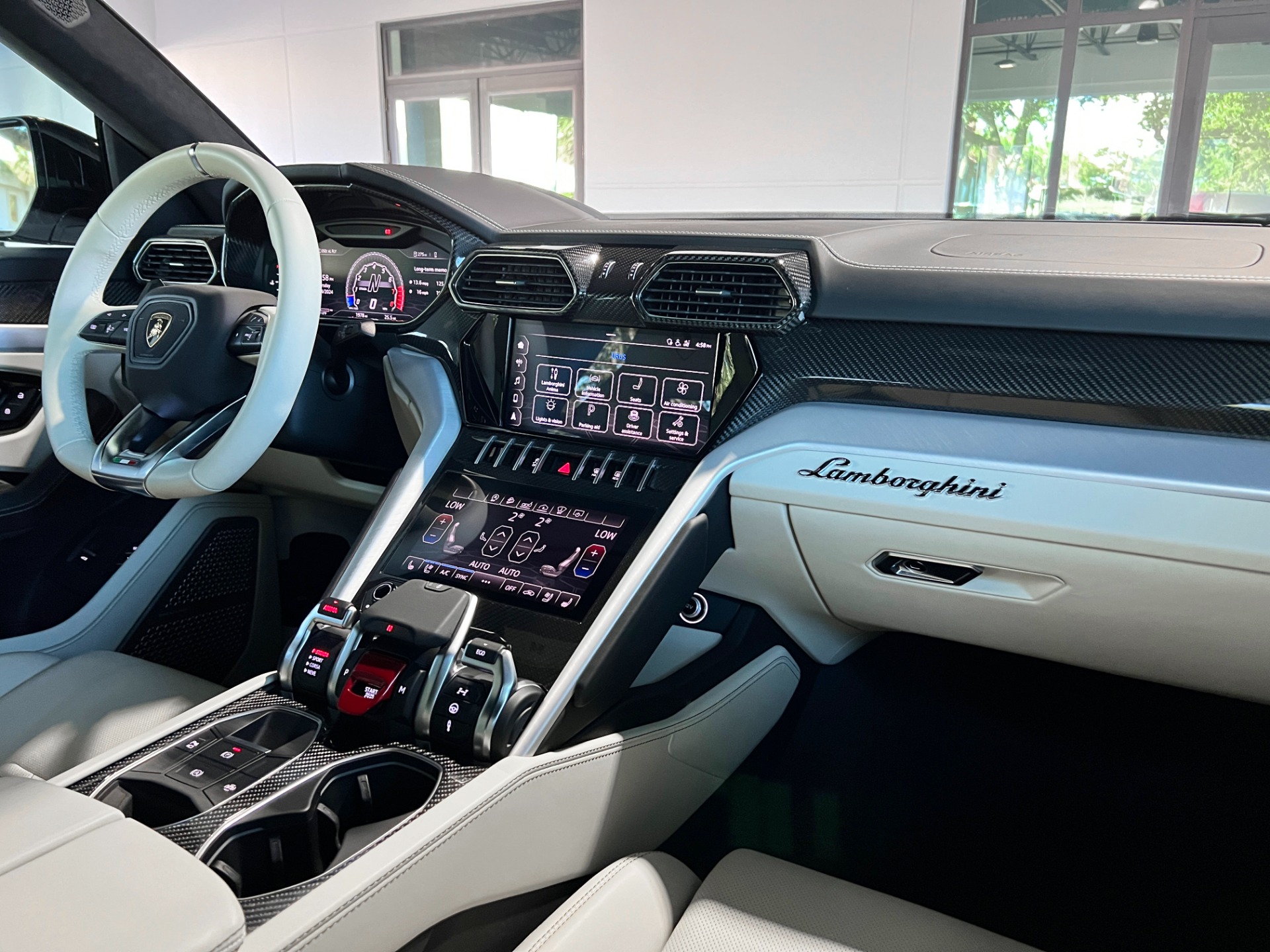 Used-2021-Lamborghini-Urus