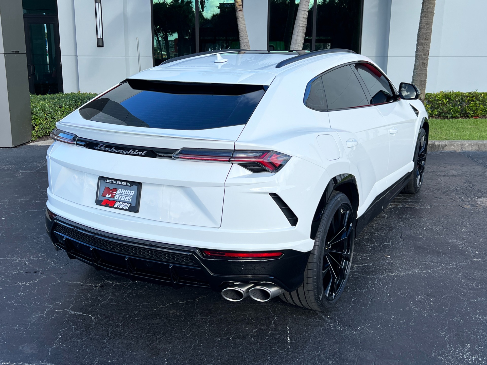 Used-2021-Lamborghini-Urus