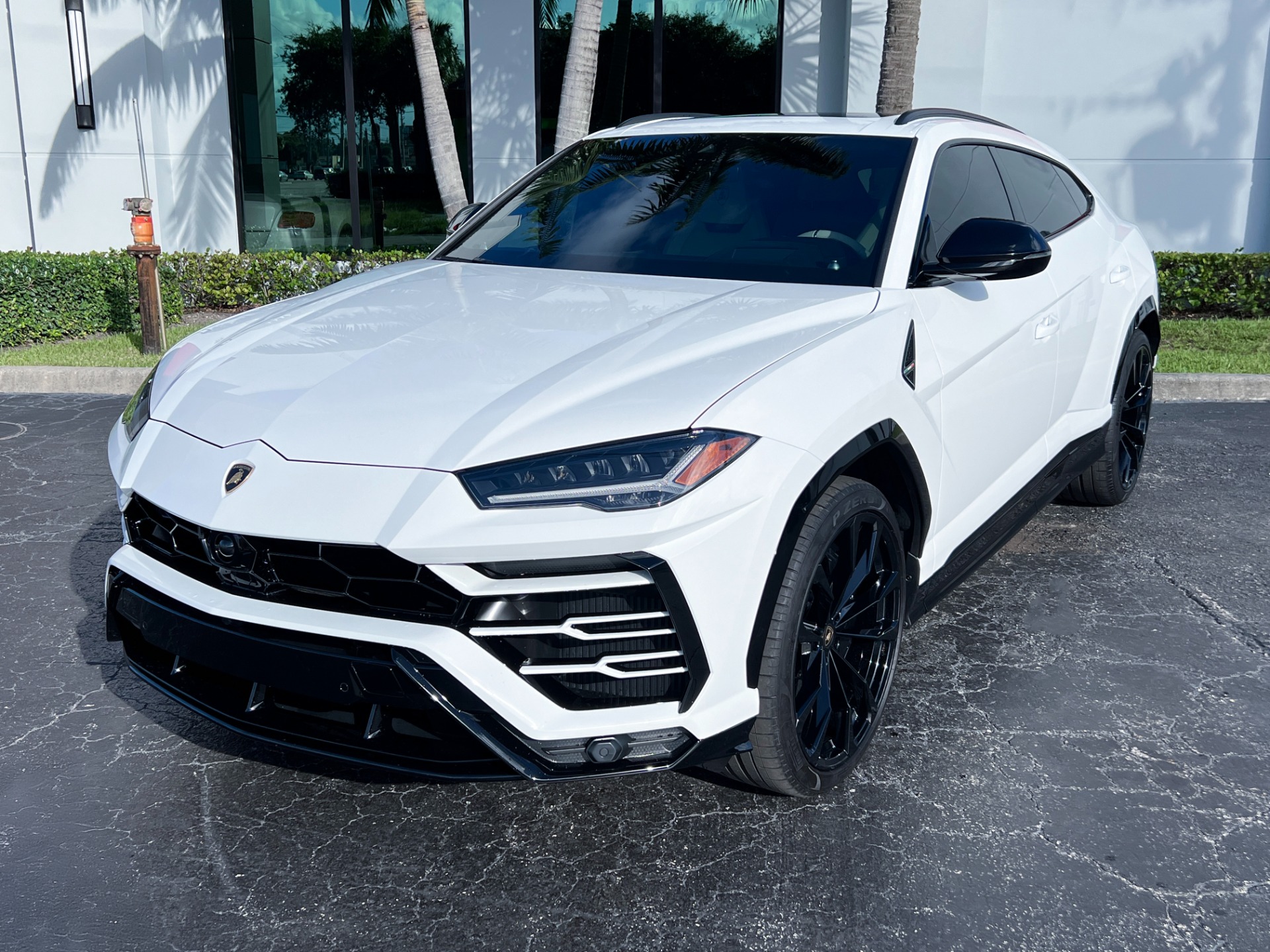 Used-2021-Lamborghini-Urus