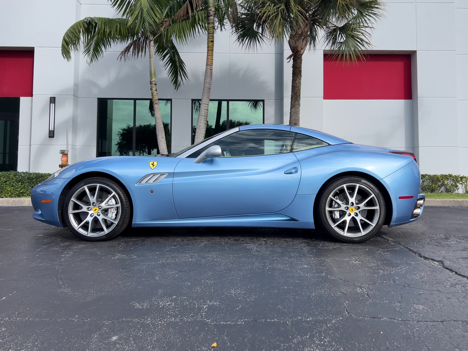 Used-2012-Ferrari-California