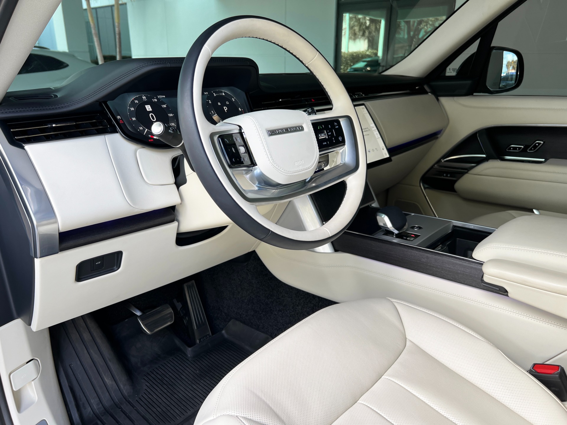 Used-2024-Land-Rover-Range-Rover-P400-SE-LWB