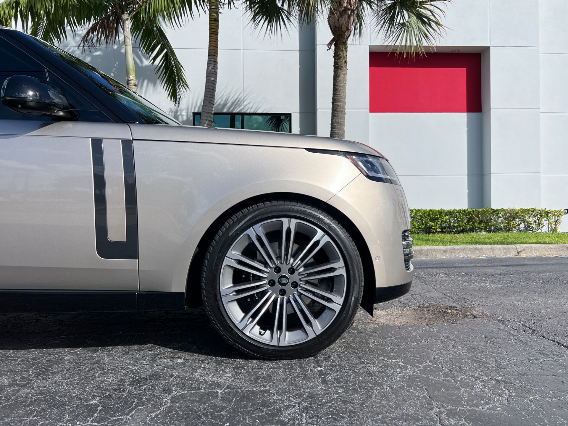 Used-2024-Land-Rover-Range-Rover-P400-SE-LWB