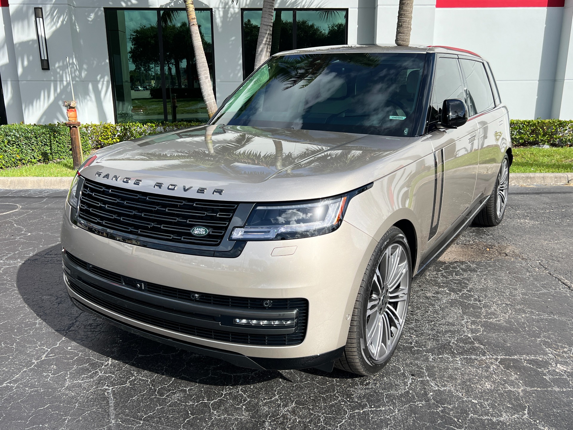 Used-2024-Land-Rover-Range-Rover-P400-SE-LWB