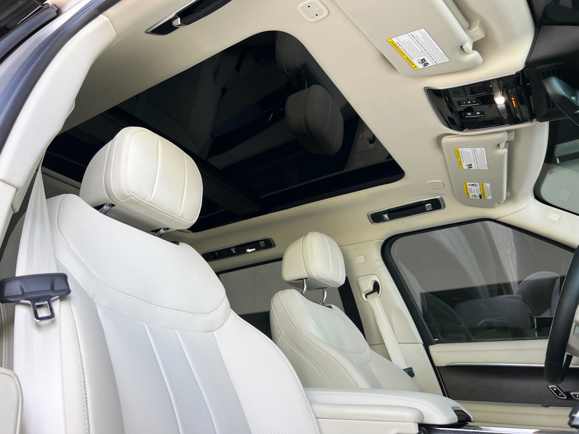 Used-2024-Land-Rover-Range-Rover-P400-SE-LWB