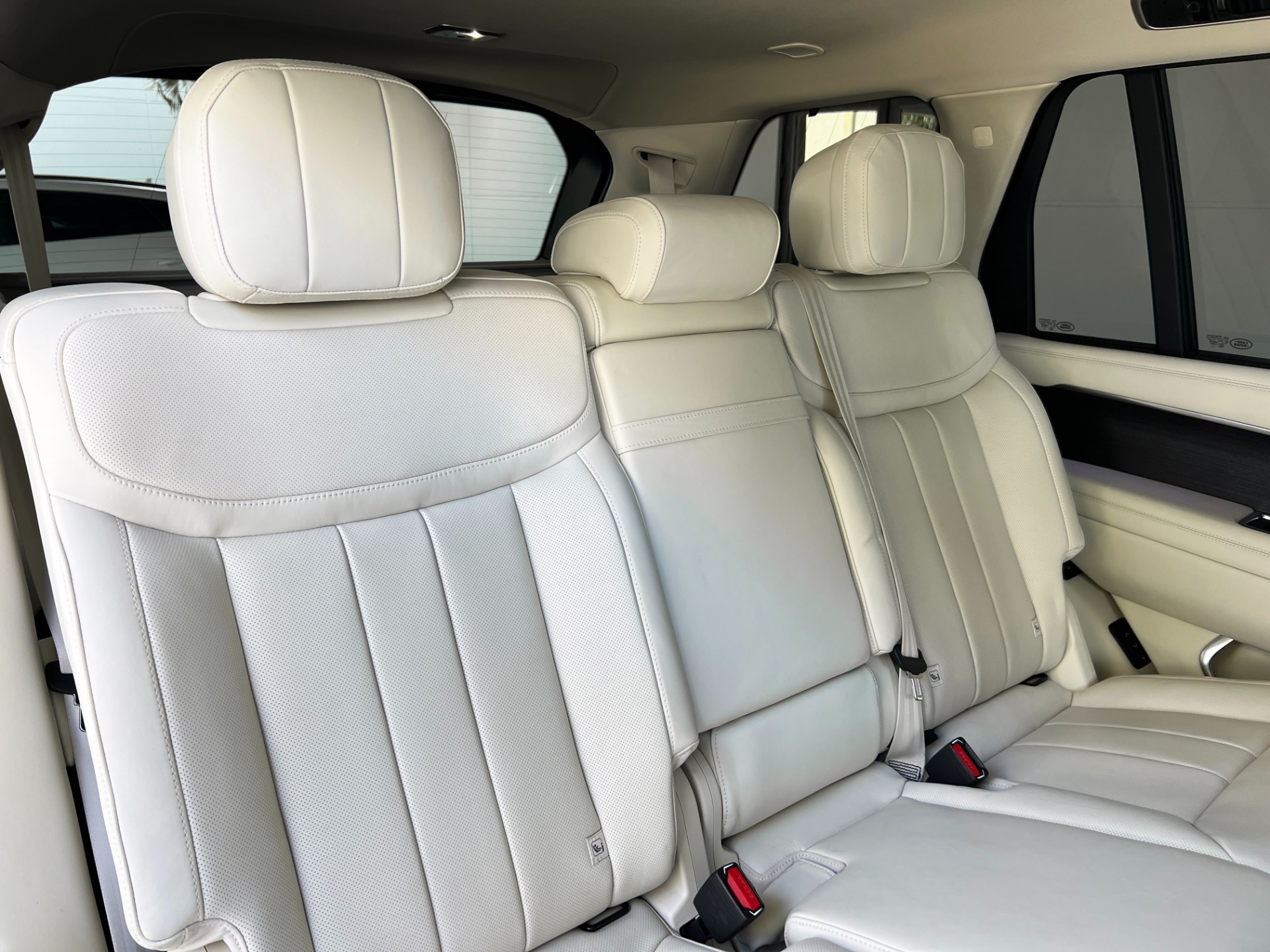 Used-2024-Land-Rover-Range-Rover-P400-SE-LWB