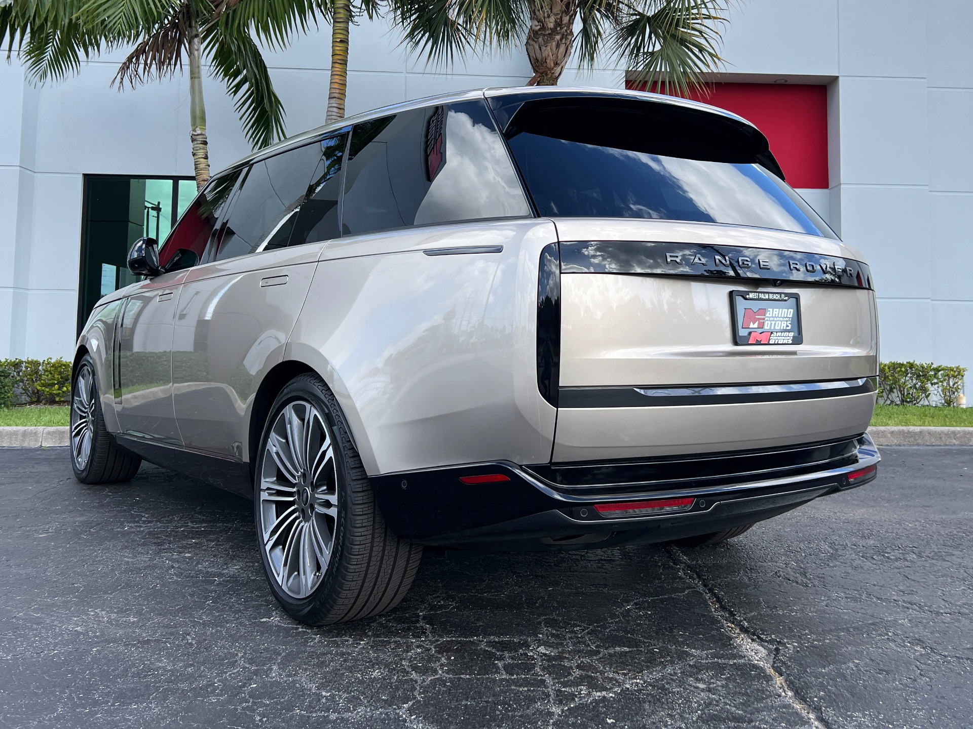 Used-2024-Land-Rover-Range-Rover-P400-SE-LWB