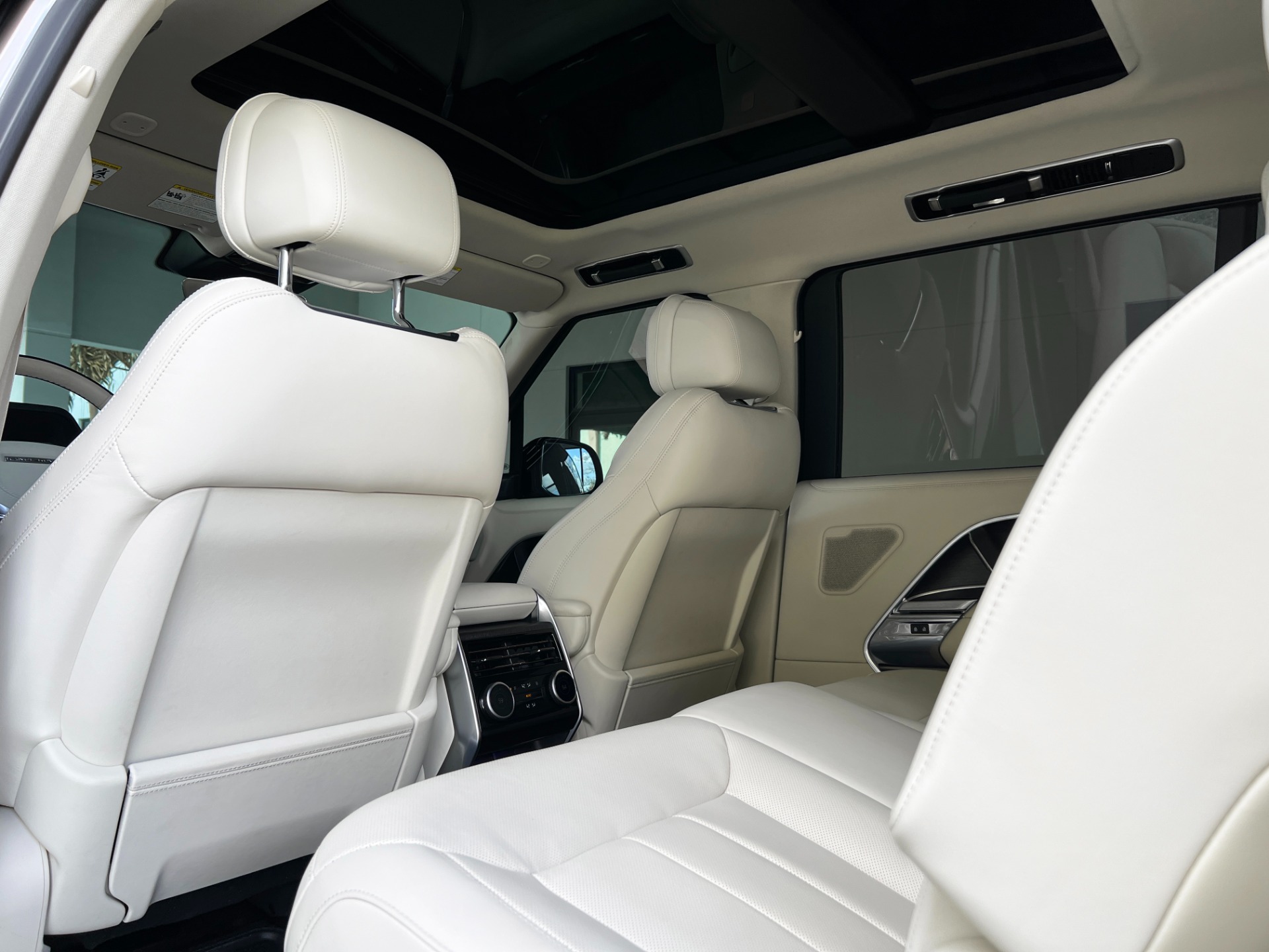 Used-2024-Land-Rover-Range-Rover-P400-SE-LWB