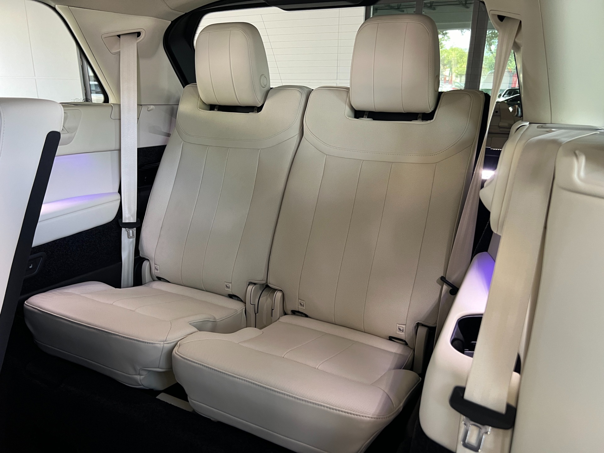 Used-2024-Land-Rover-Range-Rover-P400-SE-LWB