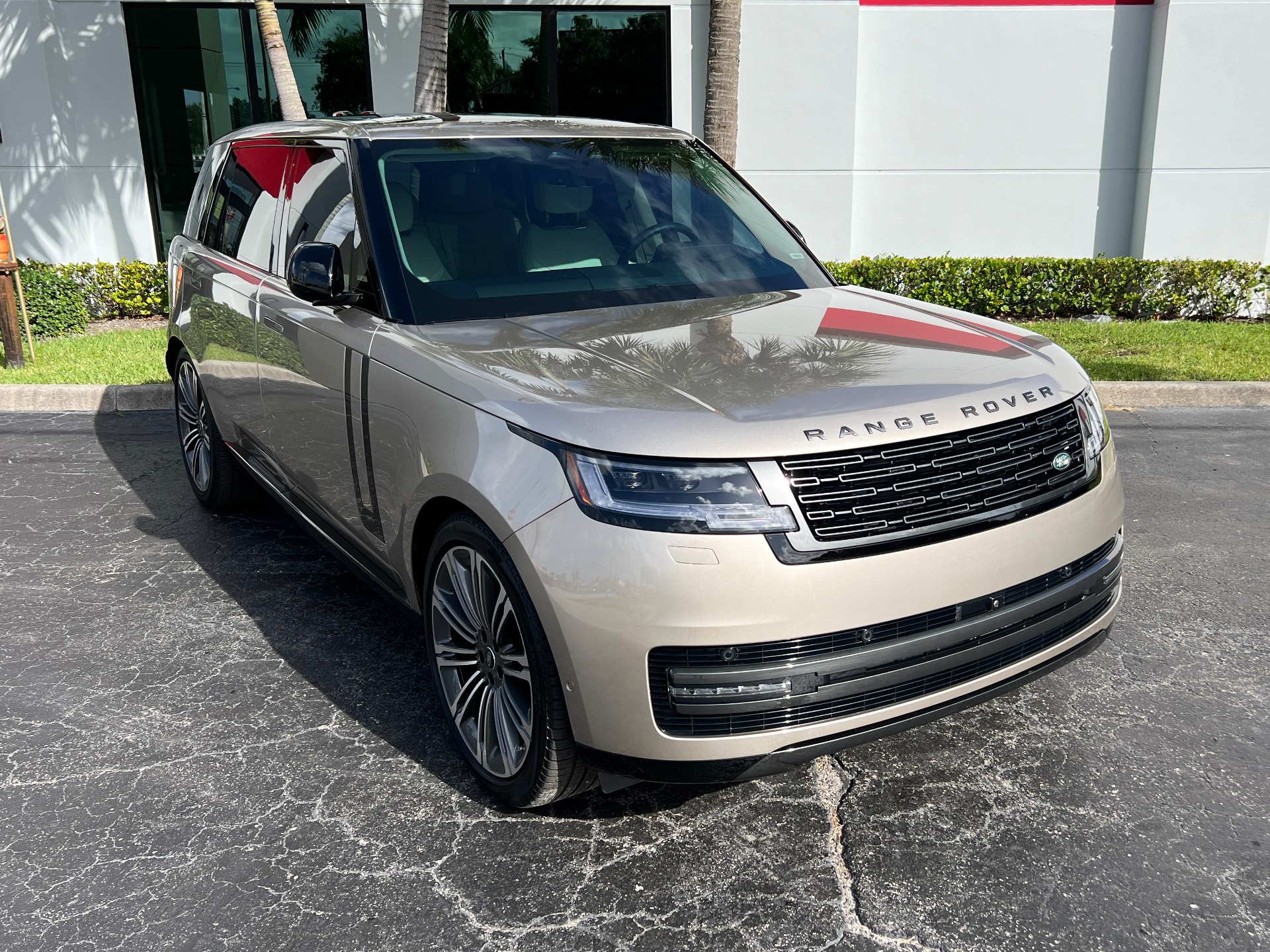 Used-2024-Land-Rover-Range-Rover-P400-SE-LWB