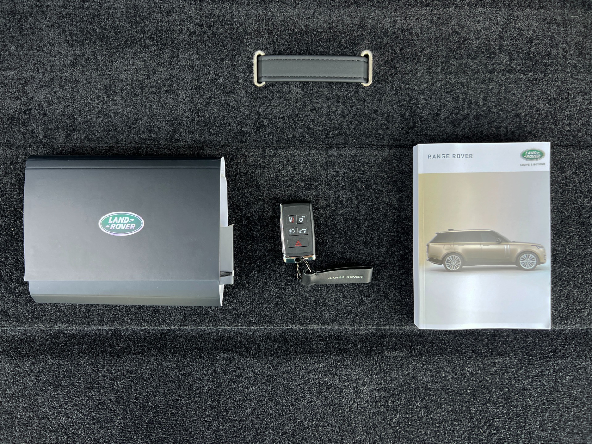 Used-2024-Land-Rover-Range-Rover-P400-SE-LWB
