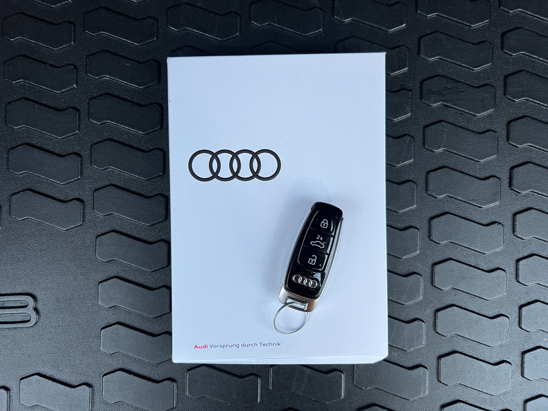 Used-2023-Audi-Q8-quattro-Prestige-55-TFSI