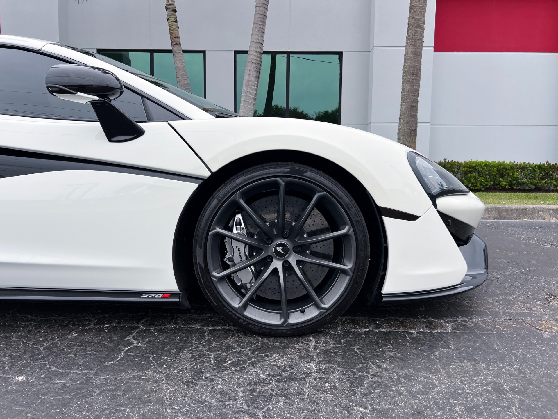 Used-2020-McLaren-570S-Spider