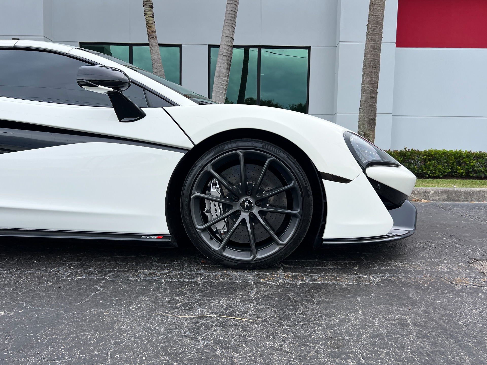 Used-2020-McLaren-570S-Spider