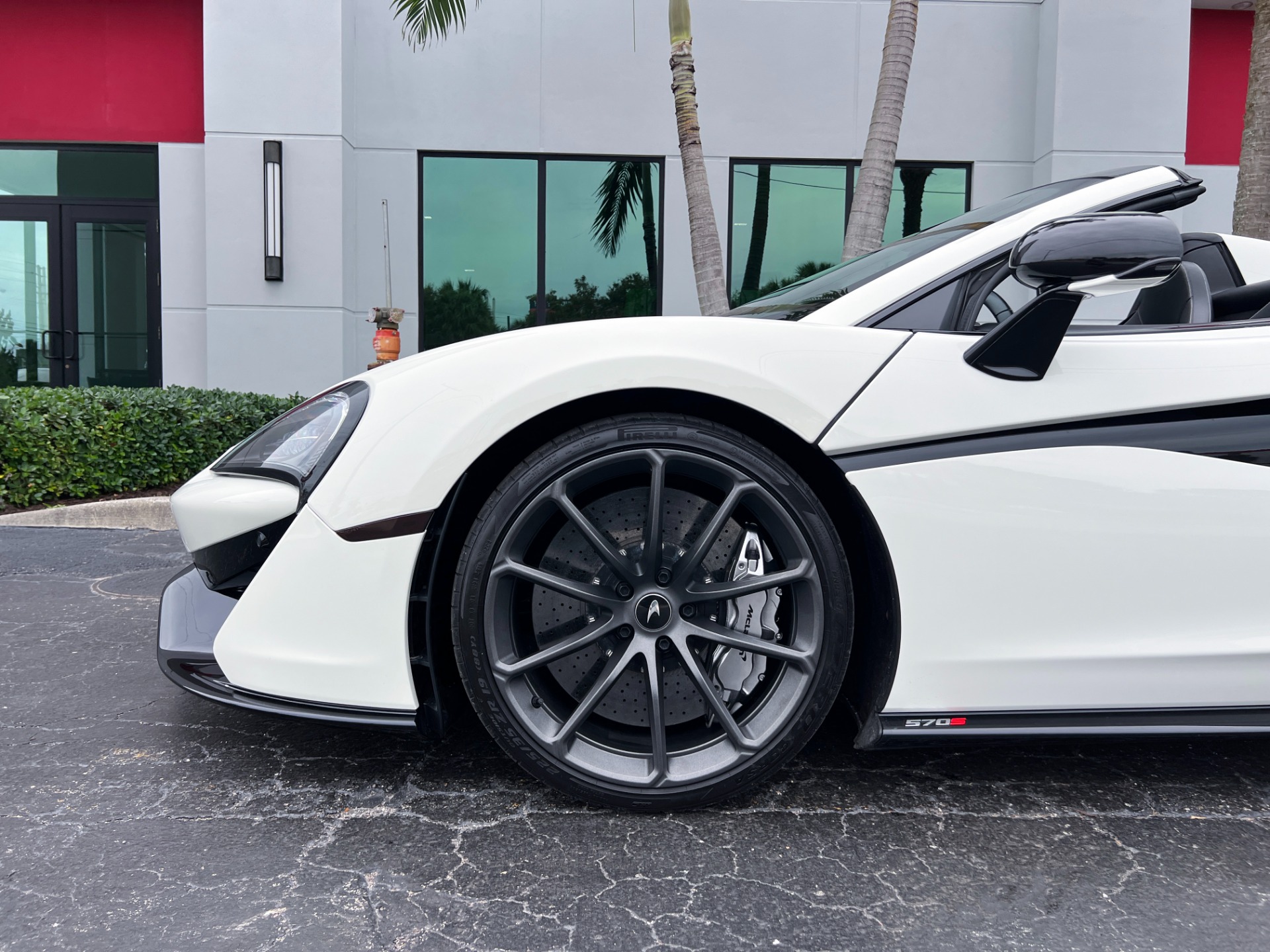 Used-2020-McLaren-570S-Spider