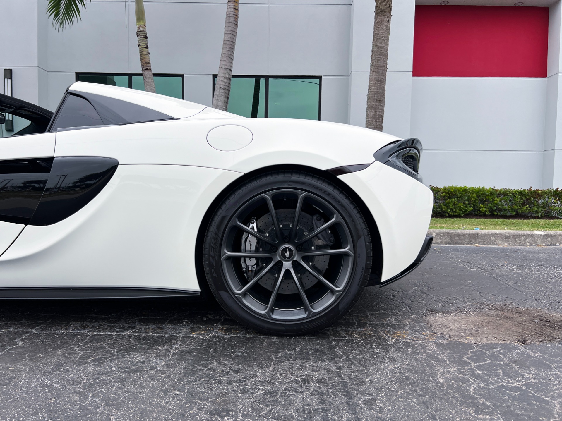 Used-2020-McLaren-570S-Spider