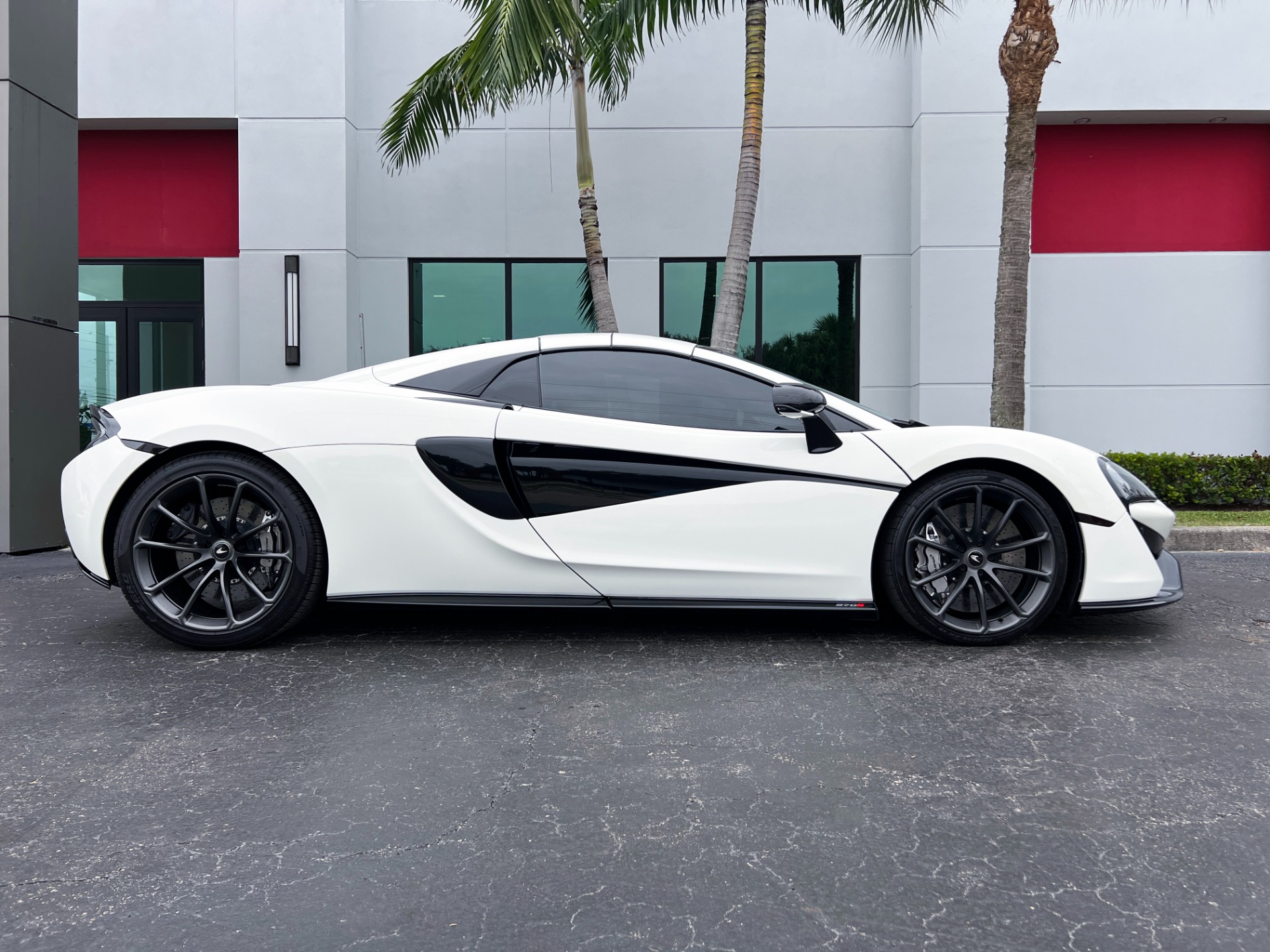 Used-2020-McLaren-570S-Spider