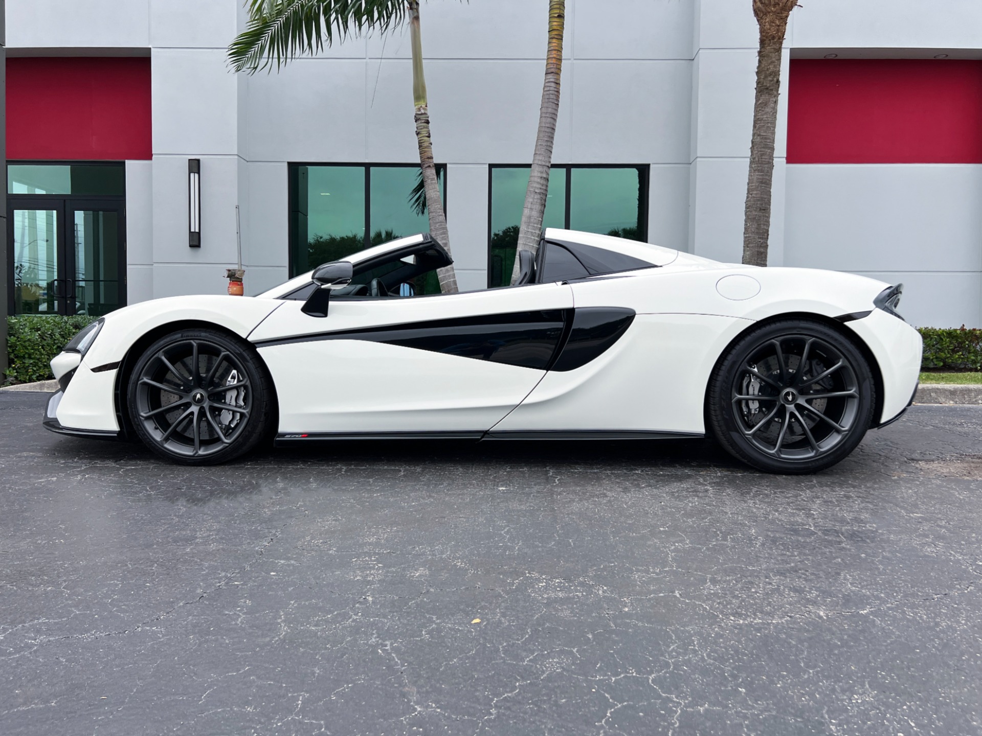 Used-2020-McLaren-570S-Spider