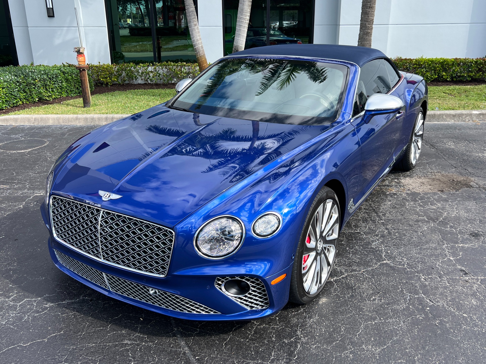 Used-2022-Bentley-Continental-GTC-V8