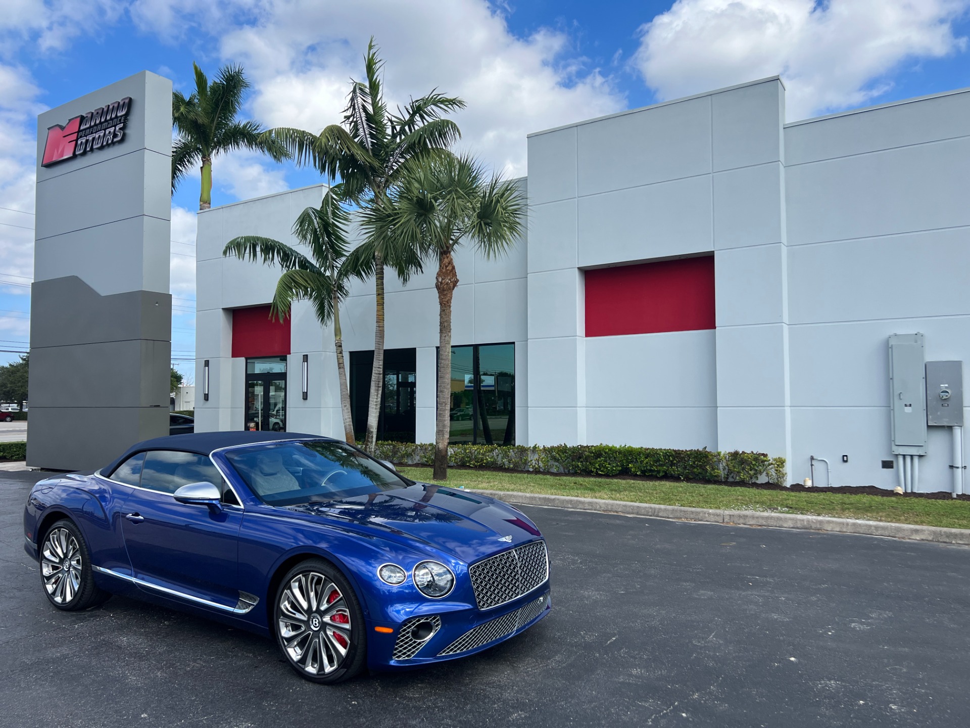 Used-2022-Bentley-Continental-GTC-V8