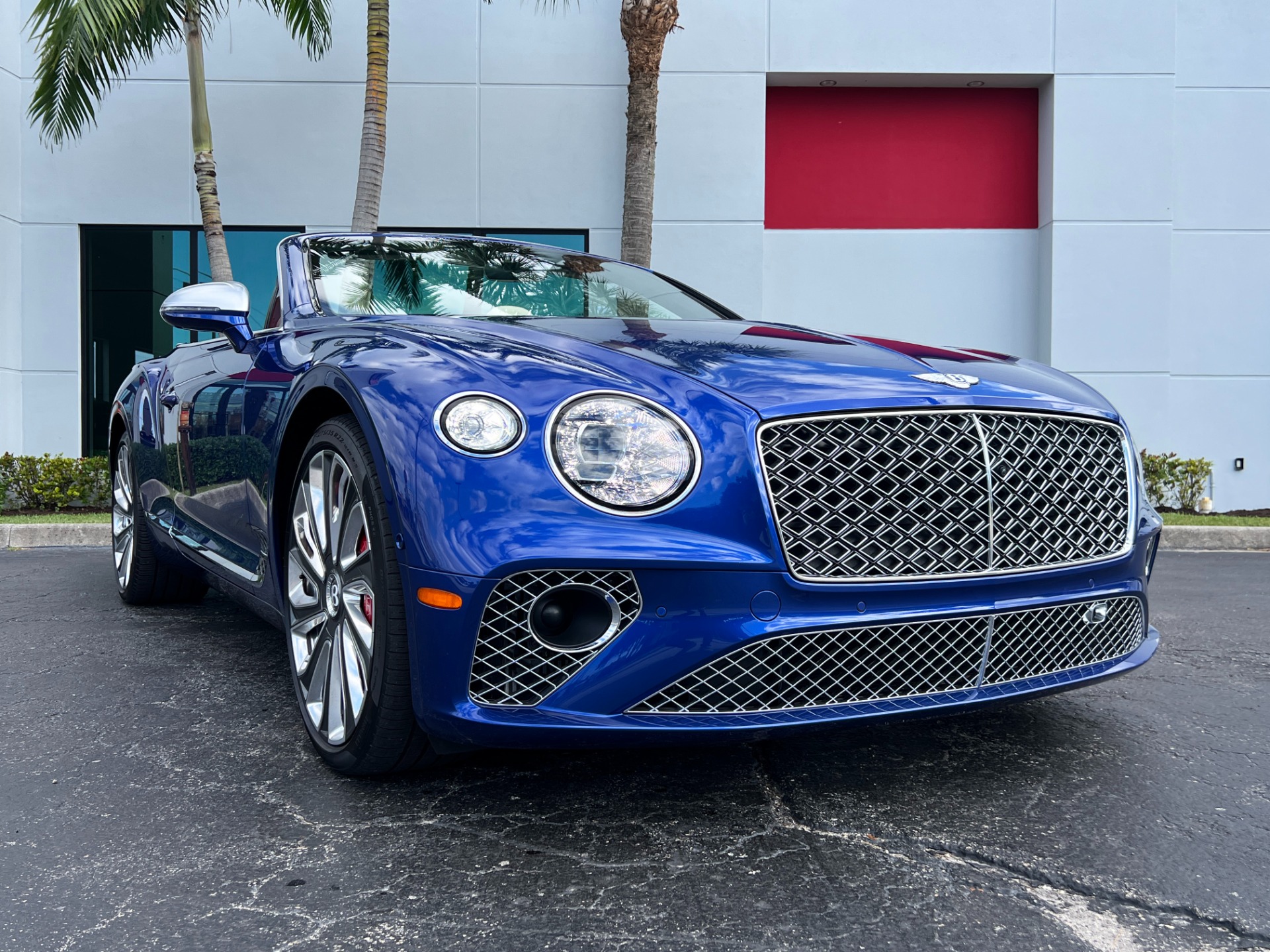Used-2022-Bentley-Continental-GTC-V8