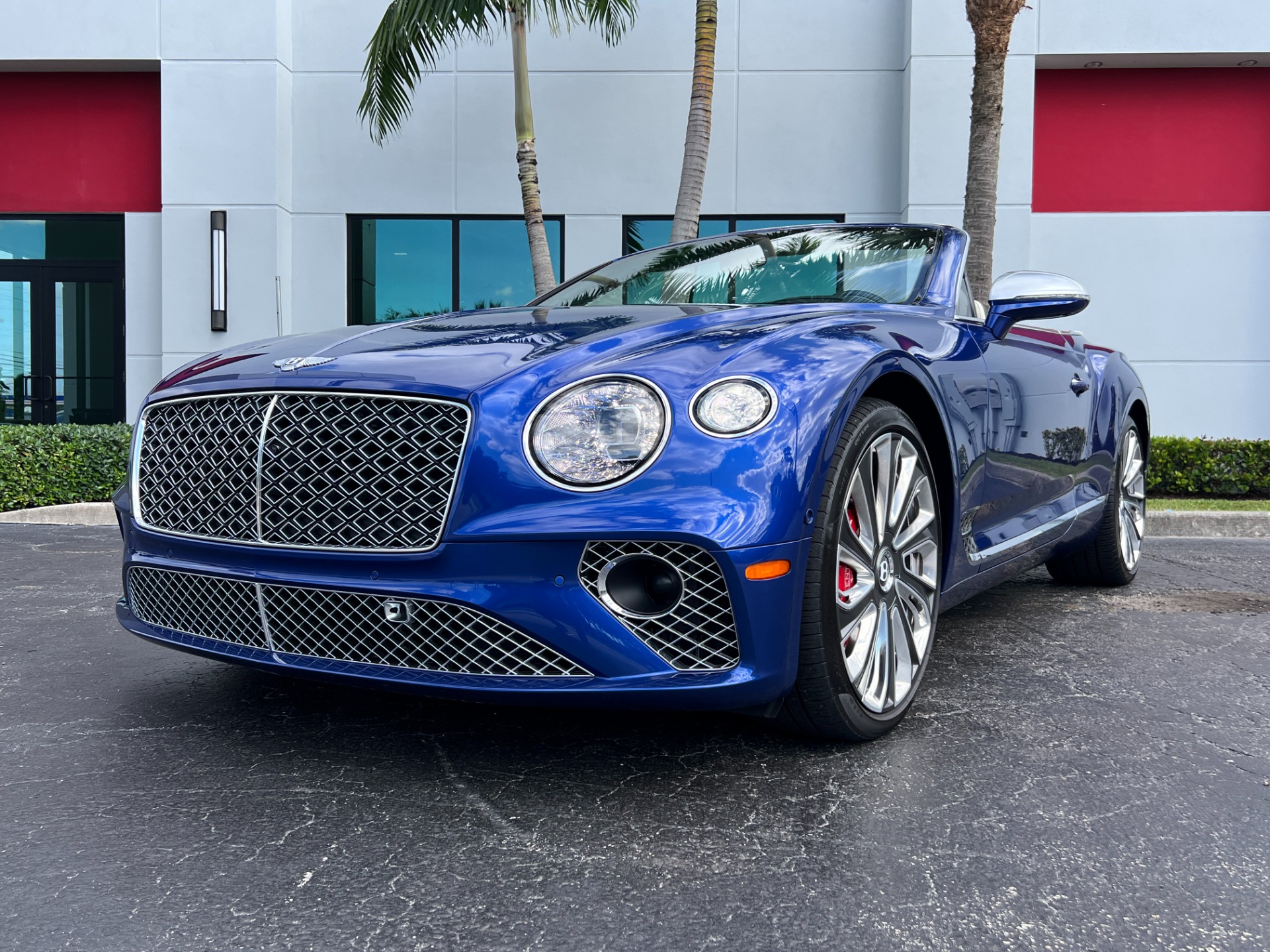 Used-2022-Bentley-Continental-GTC-V8