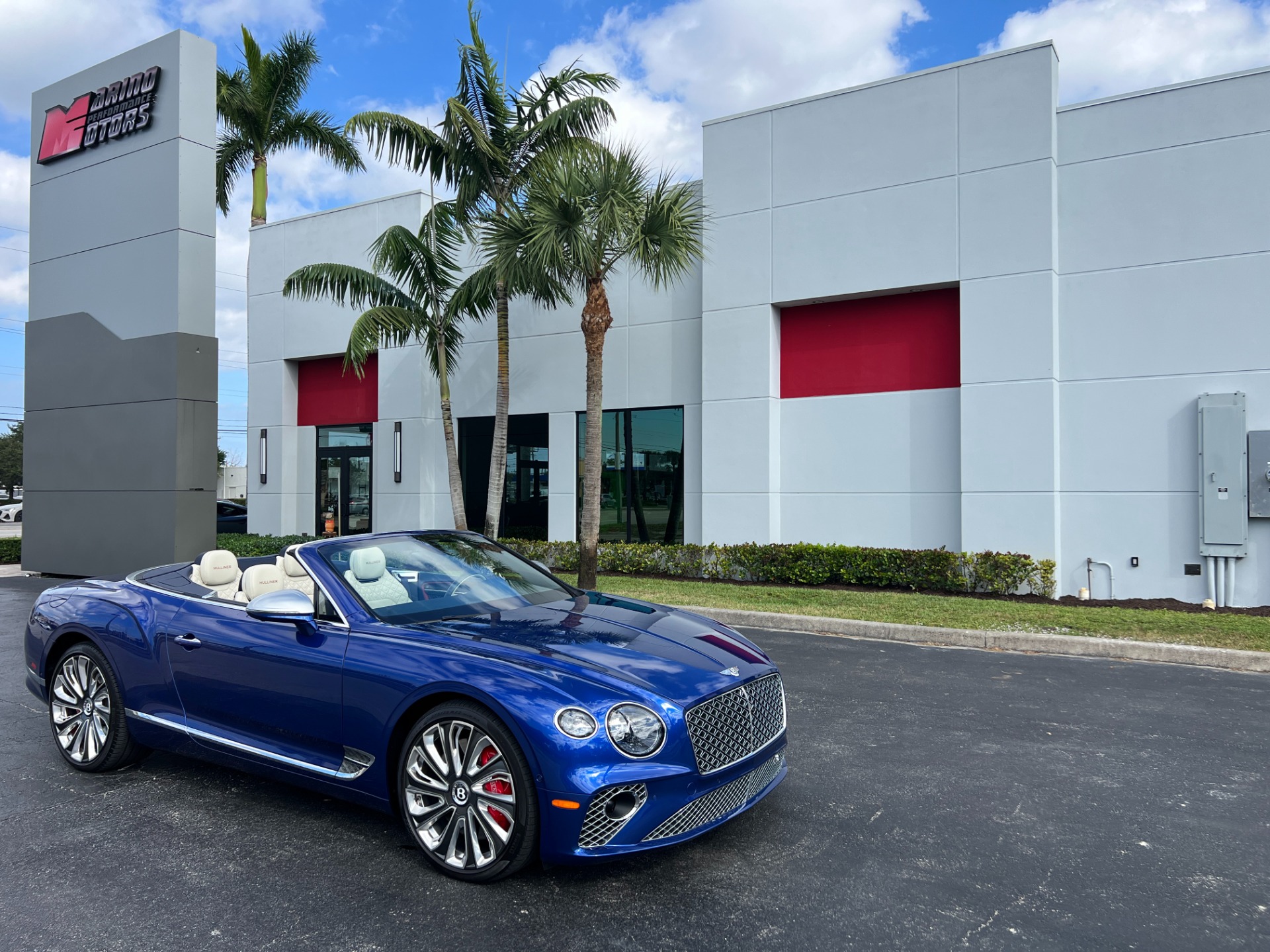 Used-2022-Bentley-Continental-GTC-V8