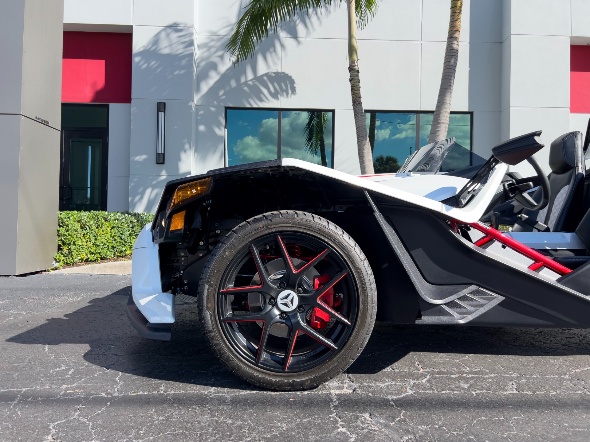 Used-2016-Polaris-Slingshot-SL-LE